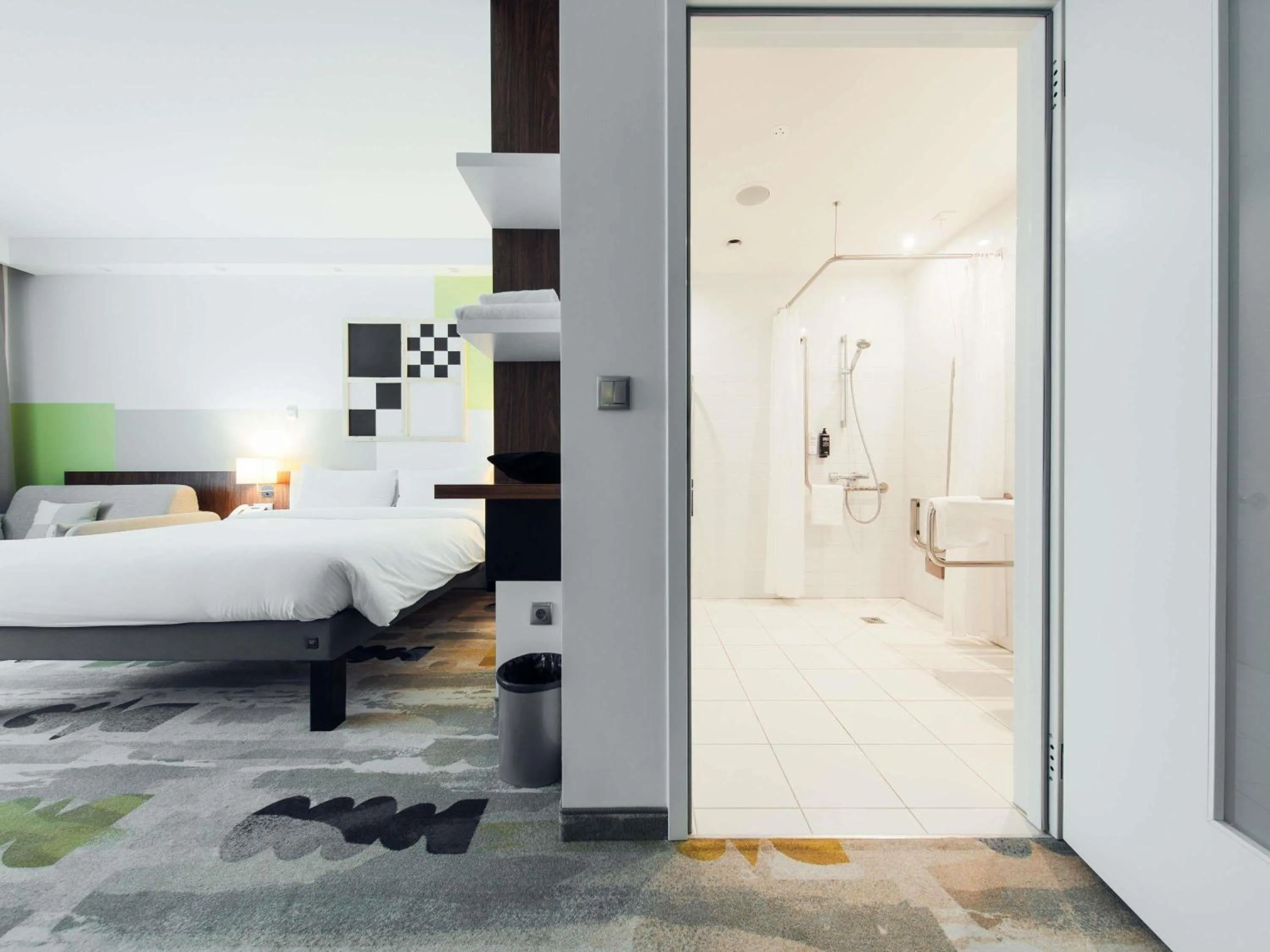 Bedroom, Bed in ibis Styles Warszawa Airport