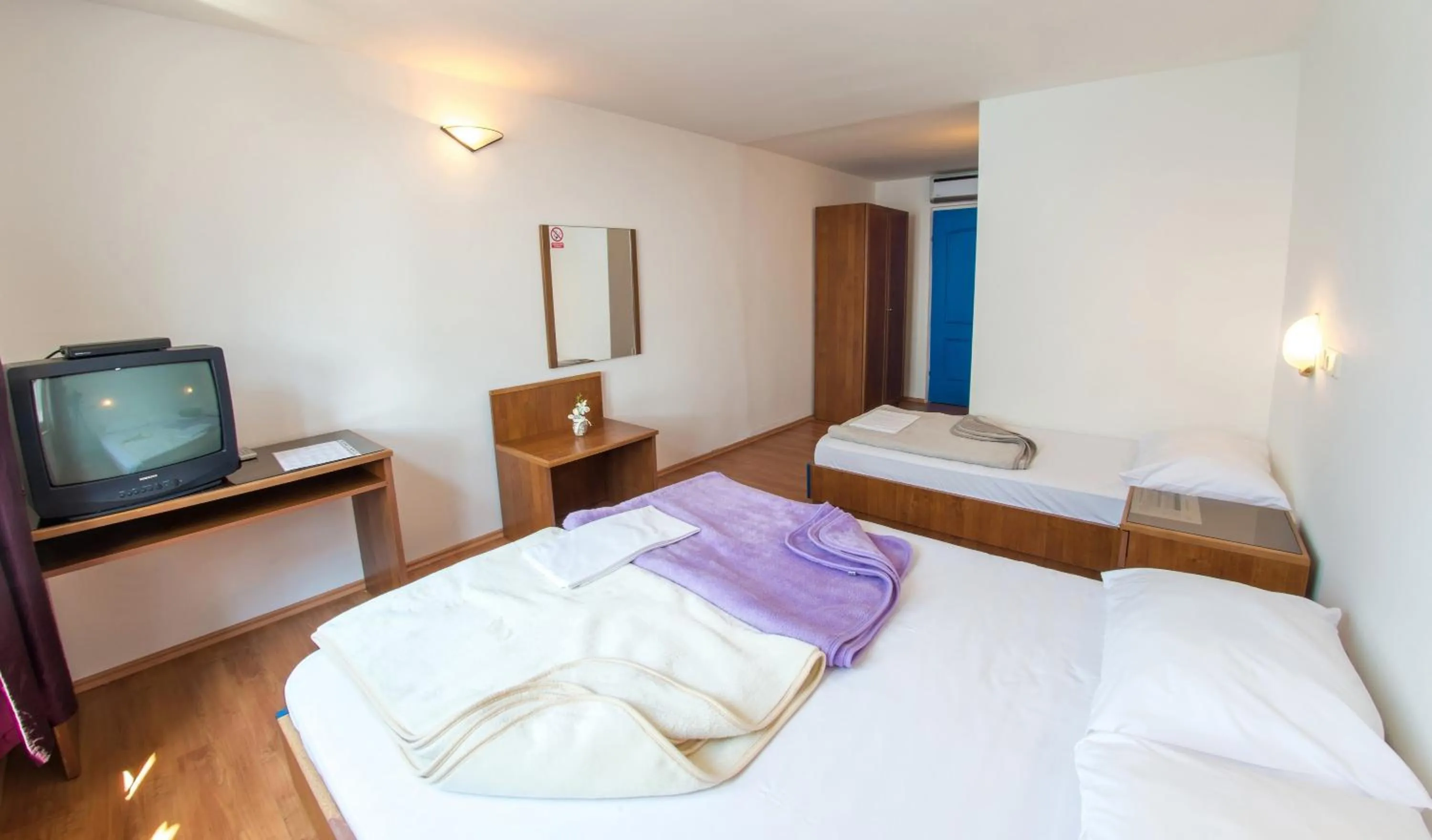 Living room, Bed in Beach Hotel