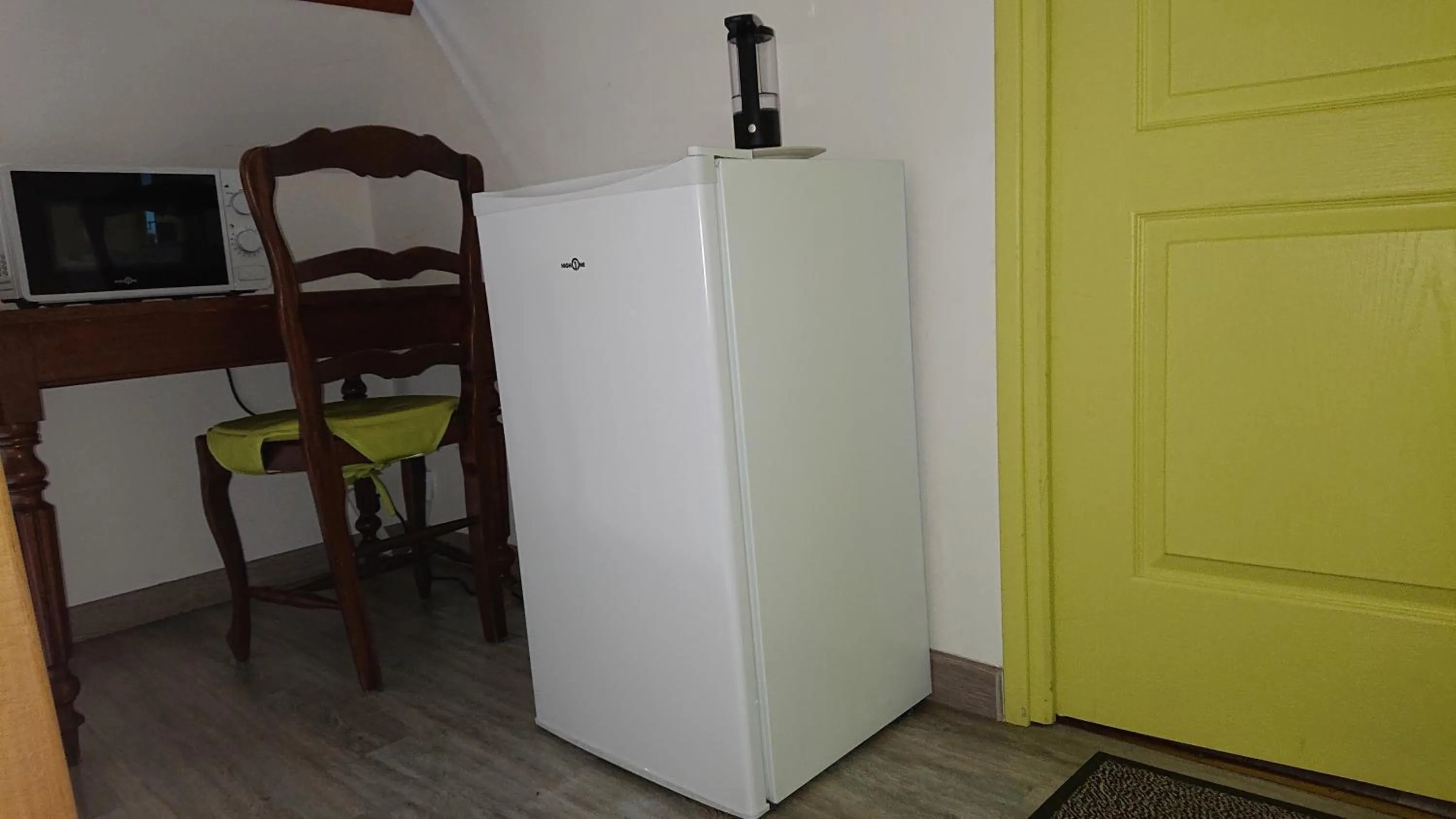 People in Les Chambres du Relais