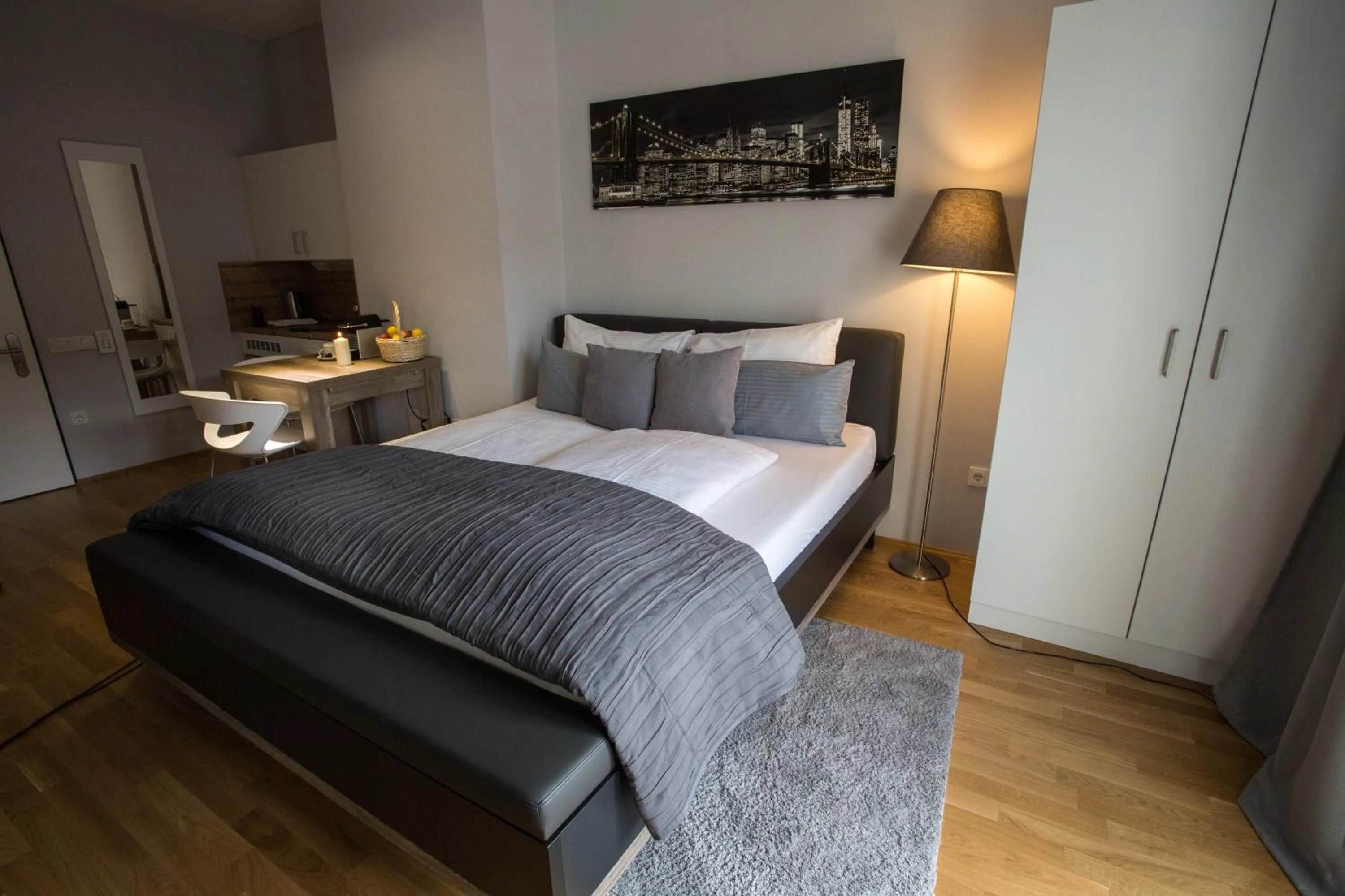 Bed in Premium Apartment München Messe