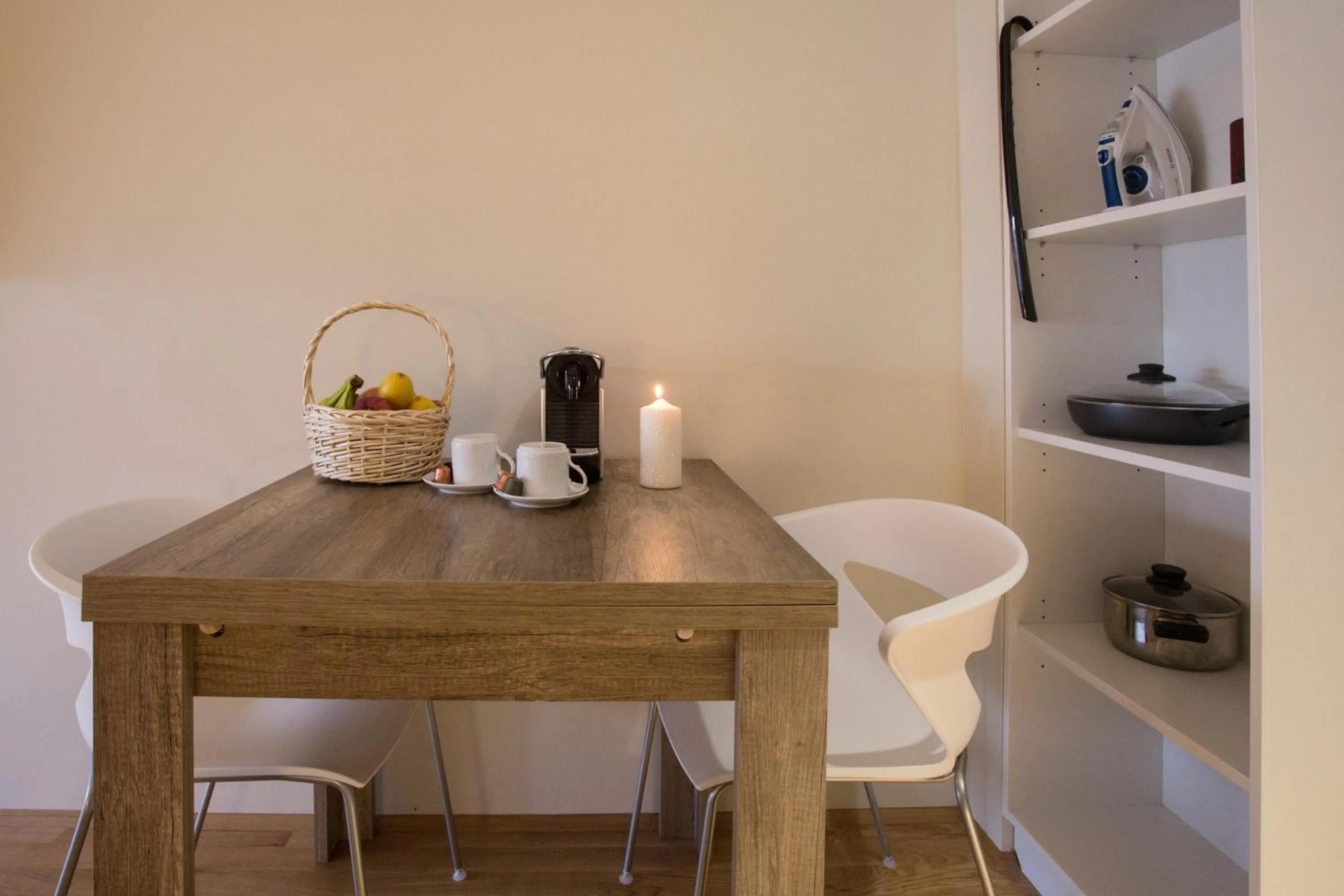 Dining area in Premium Apartment München Messe