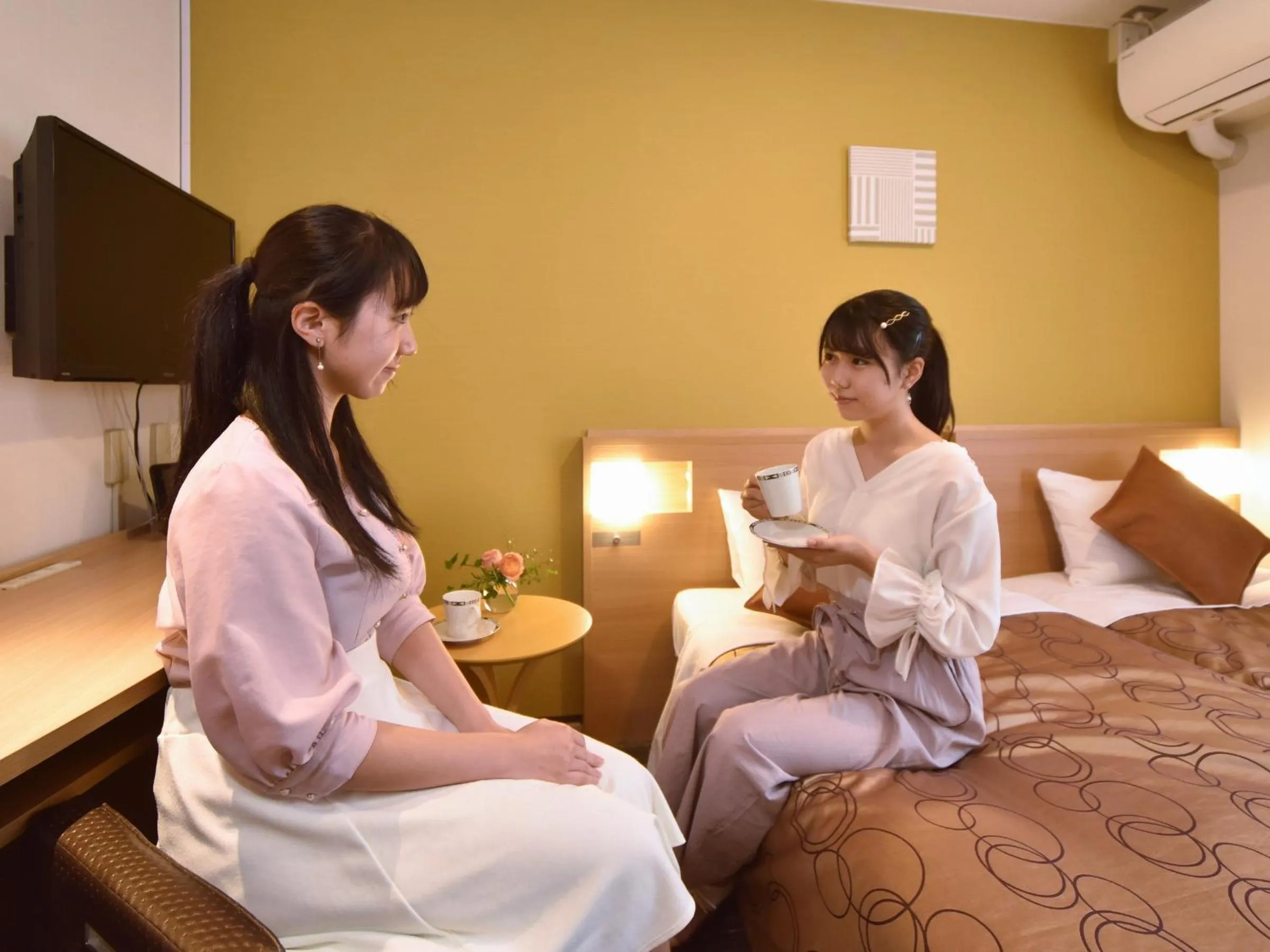 People, Bed in Yokohama Heiwa Plaza Hotel