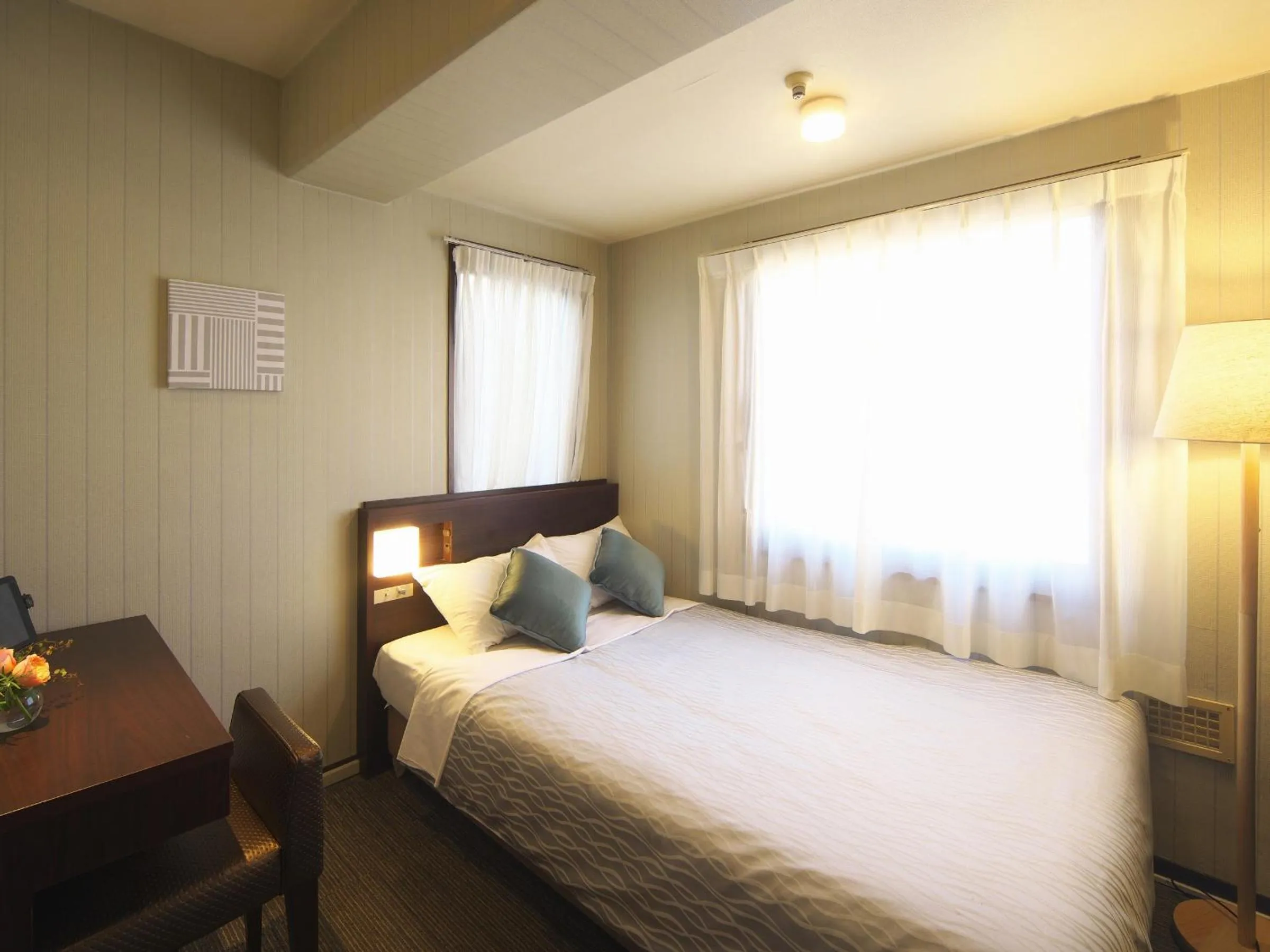 Photo of the whole room, Bed in Yokohama Heiwa Plaza Hotel