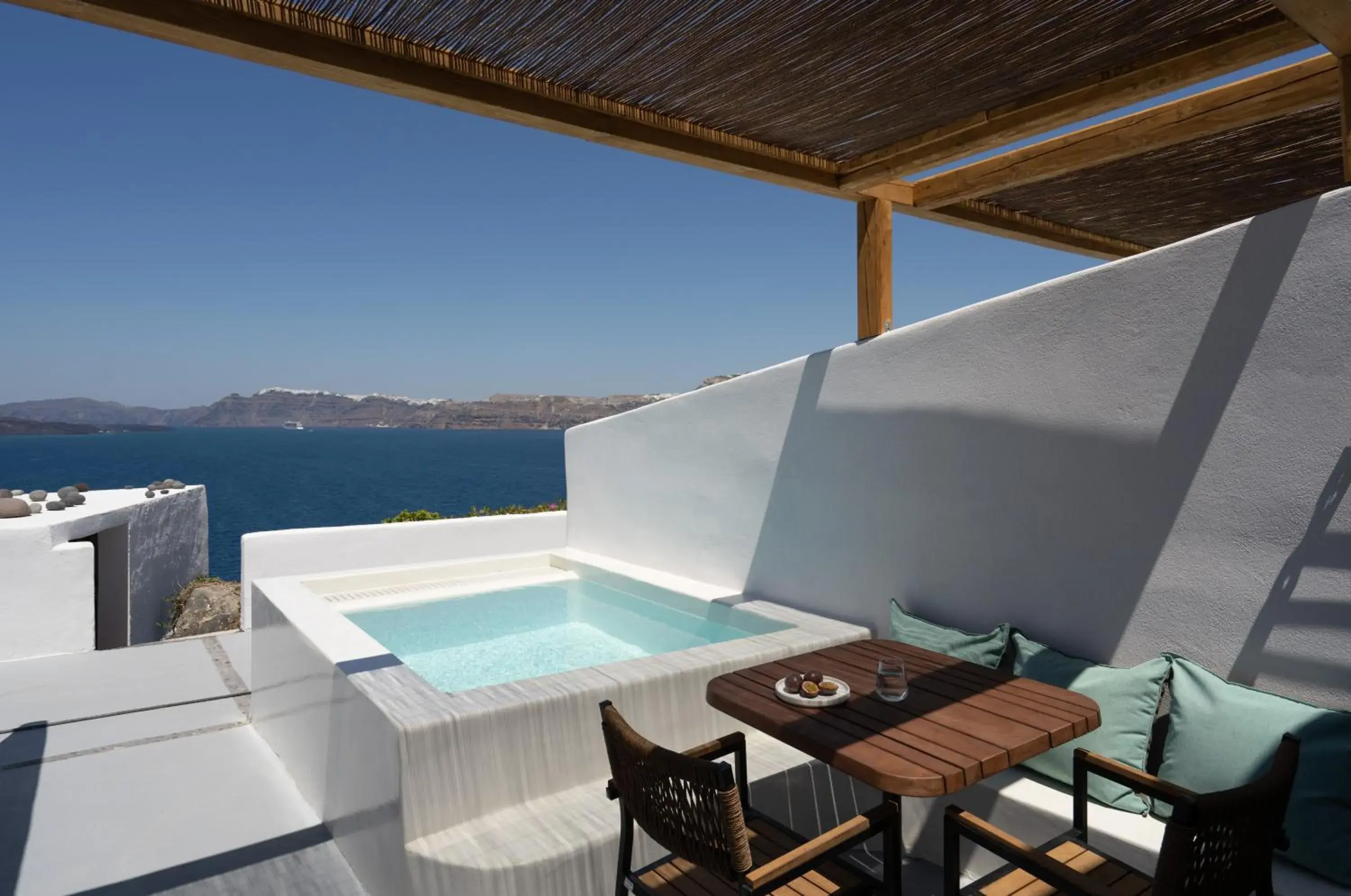 Deluxe Room with Plunge Pool and Caldera View in Goulielmos Hotel & Spa Deluxe Room with Plunge Pool and Caldera View in Goulielmos Hotel & Spa