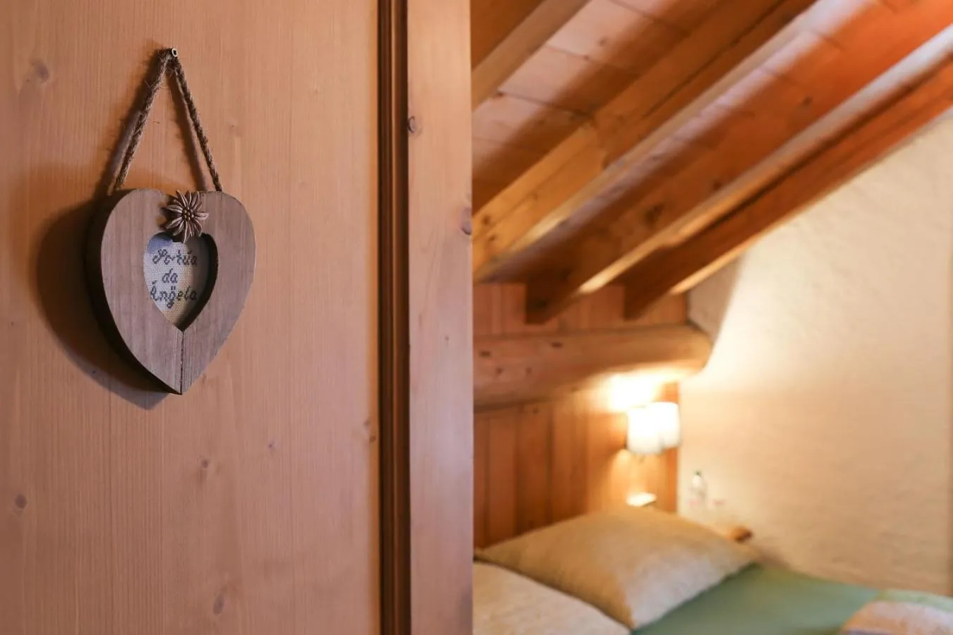 Decorative detail, Bed in Baita Luleta