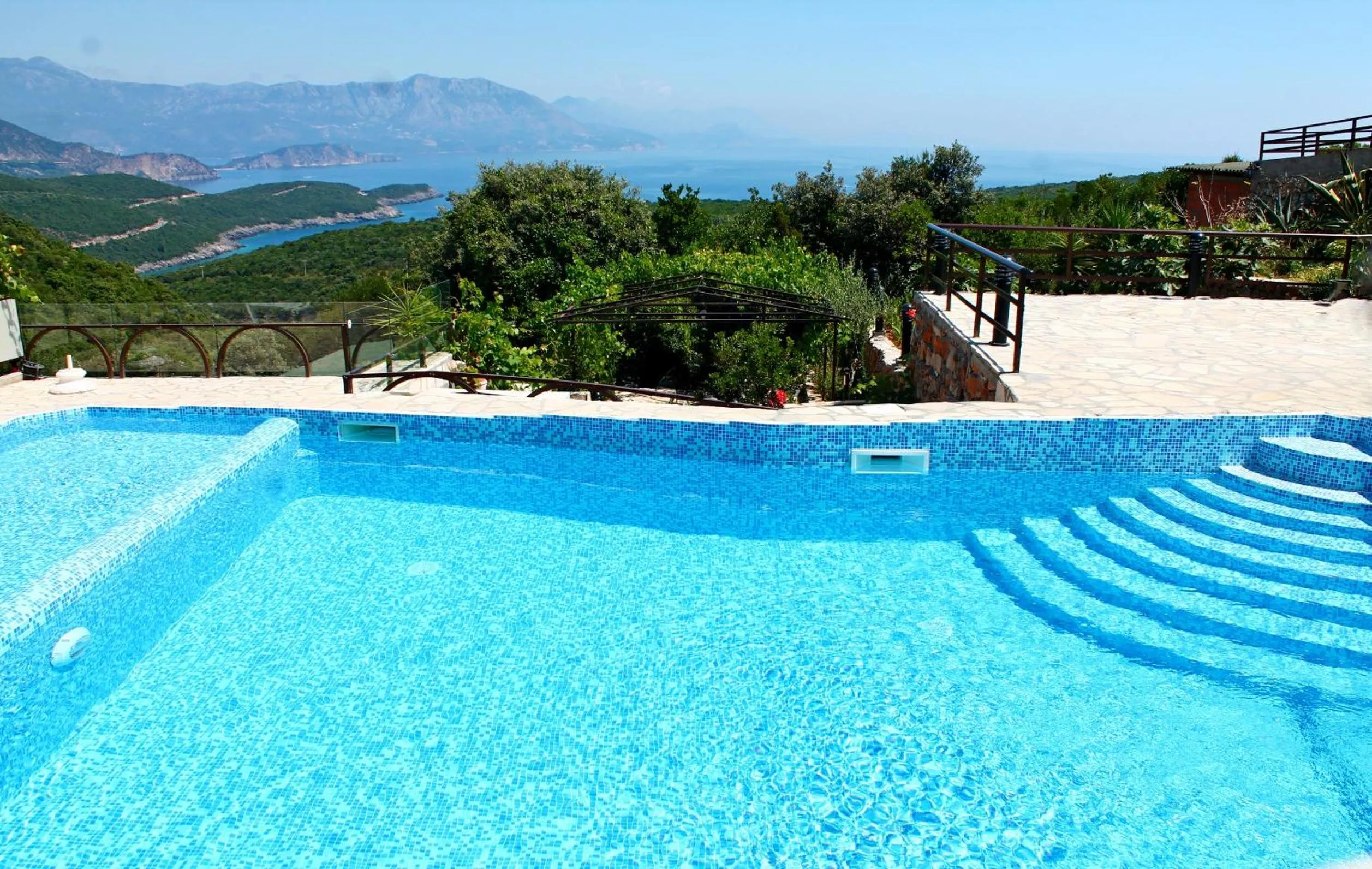 Sea view in Apartments Villa Milna 1