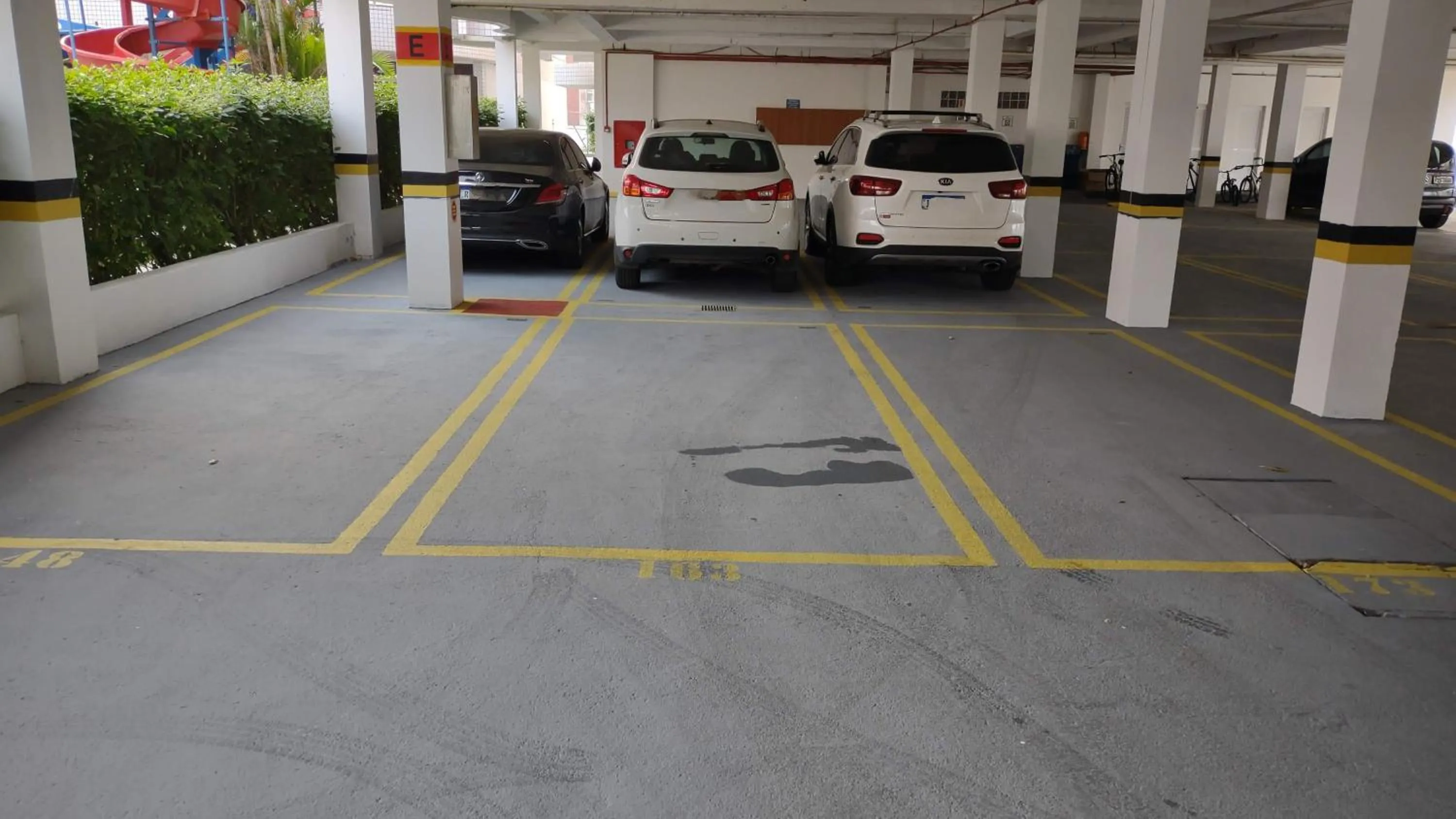 Parking in Holiday Ingleses