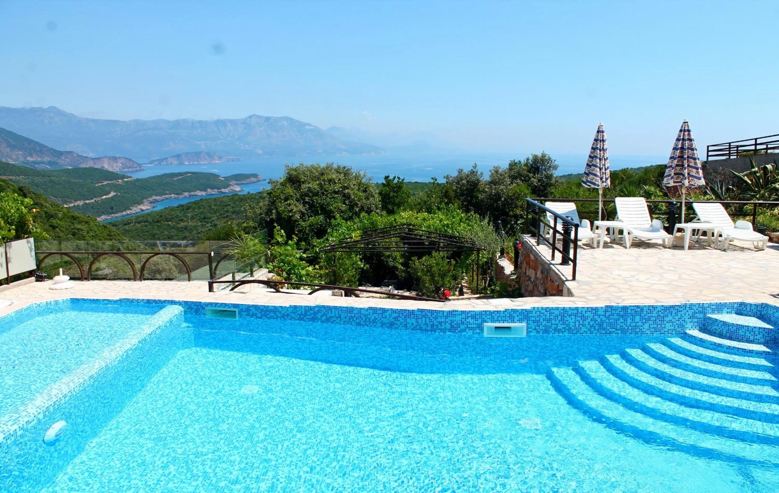 Swimming pool in Apartments Villa Milna 2