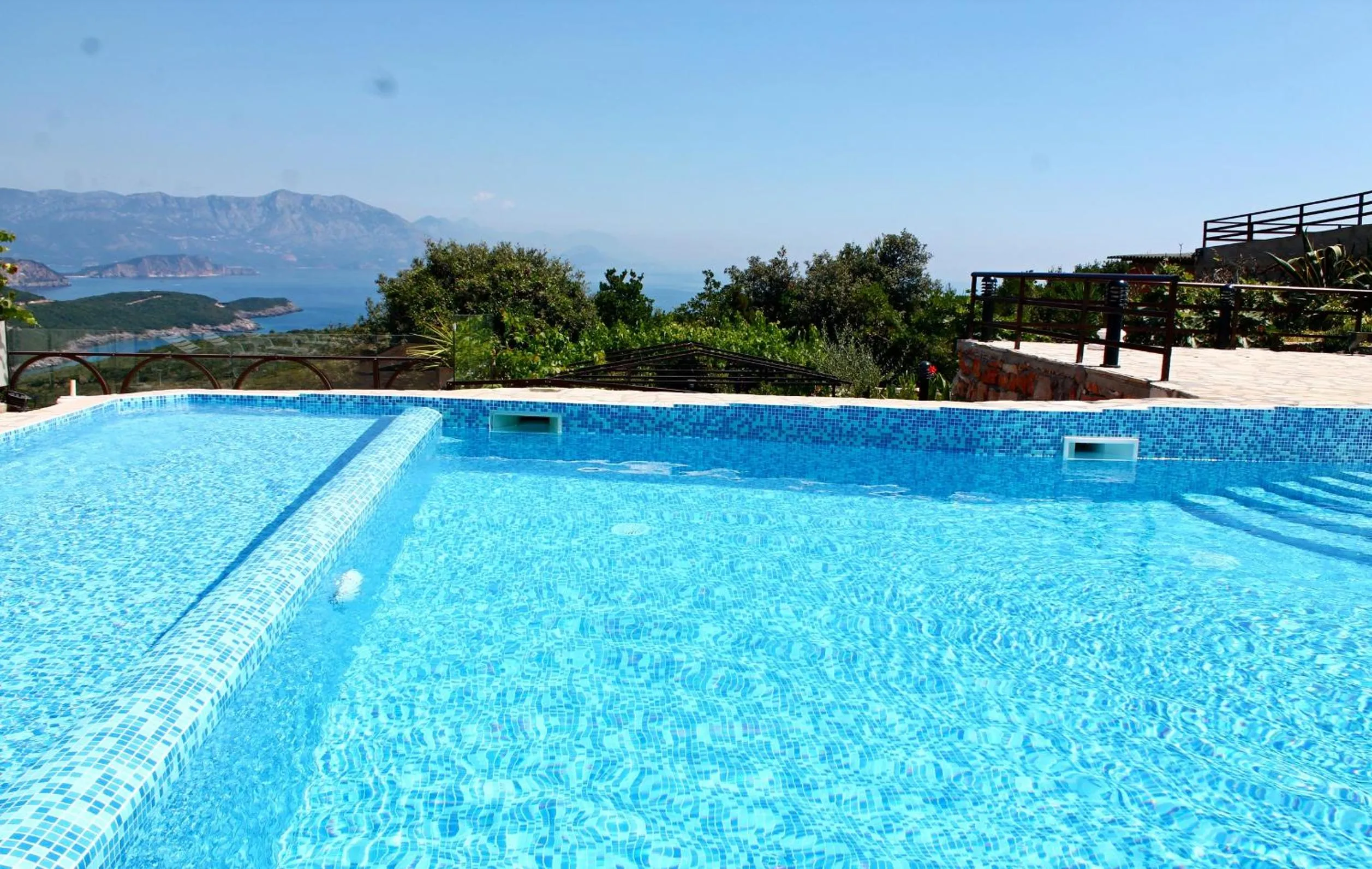 Swimming pool in Apartments Villa Milna 2