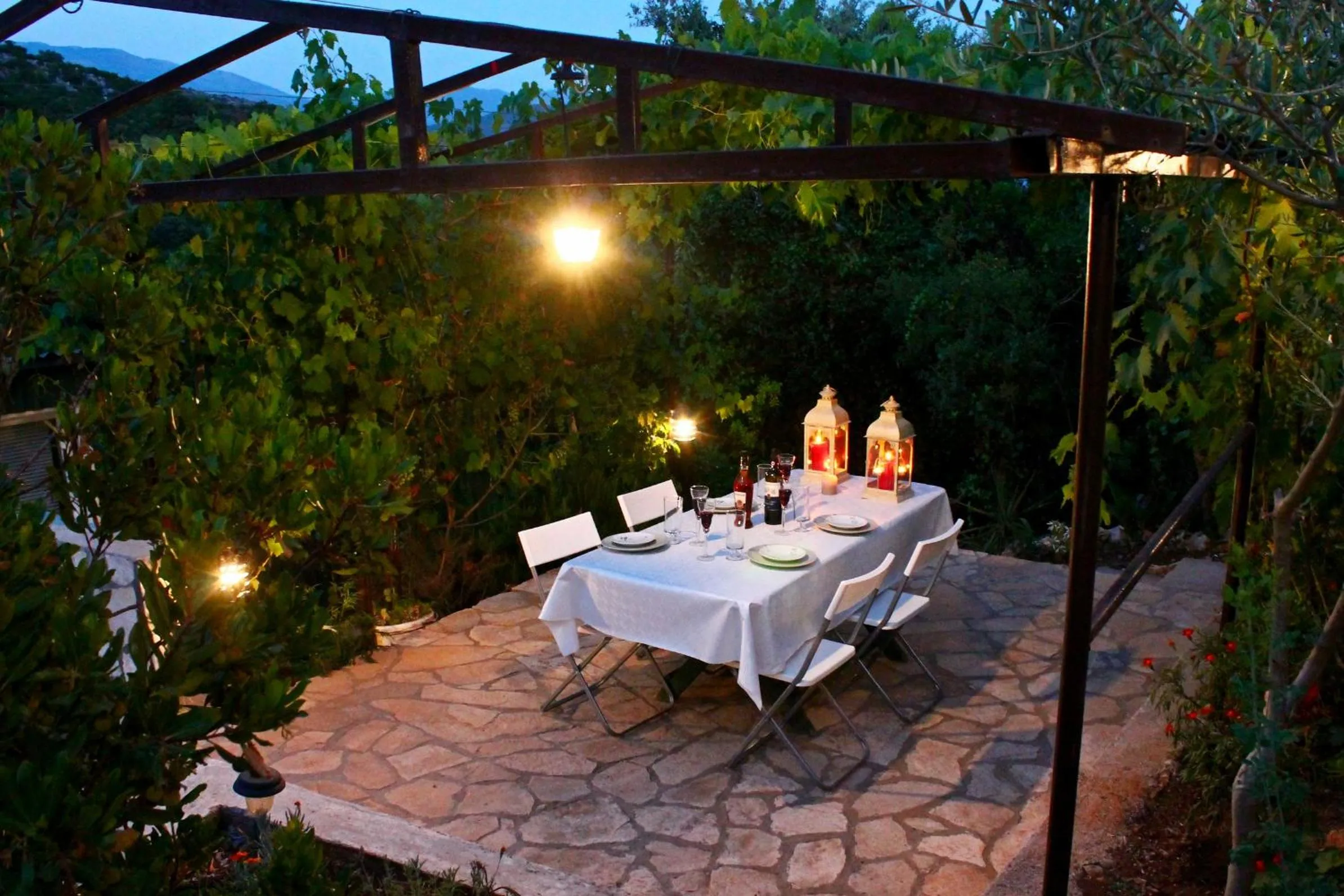 BBQ facilities in Apartments Villa Milna 2