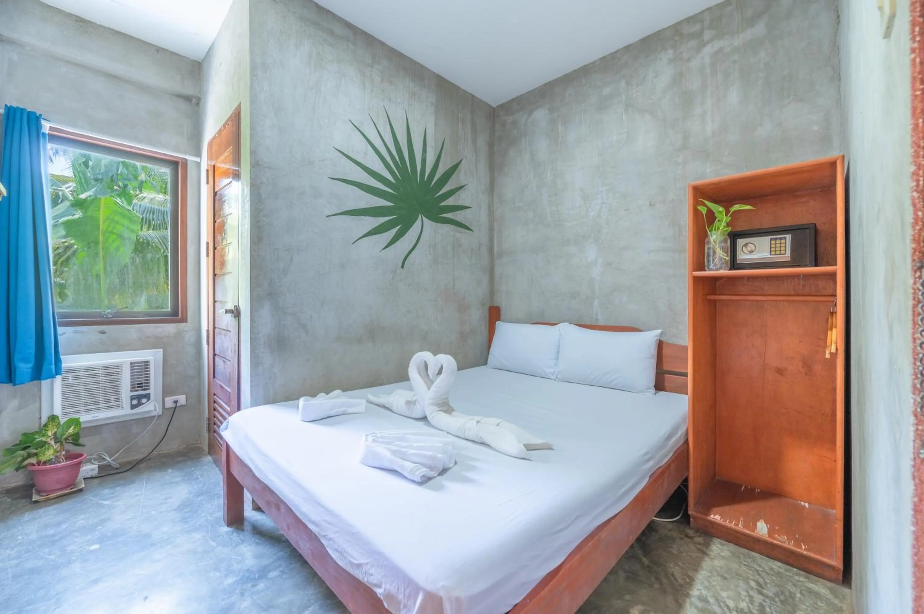 Bedroom, Bed in Sinag Hostel