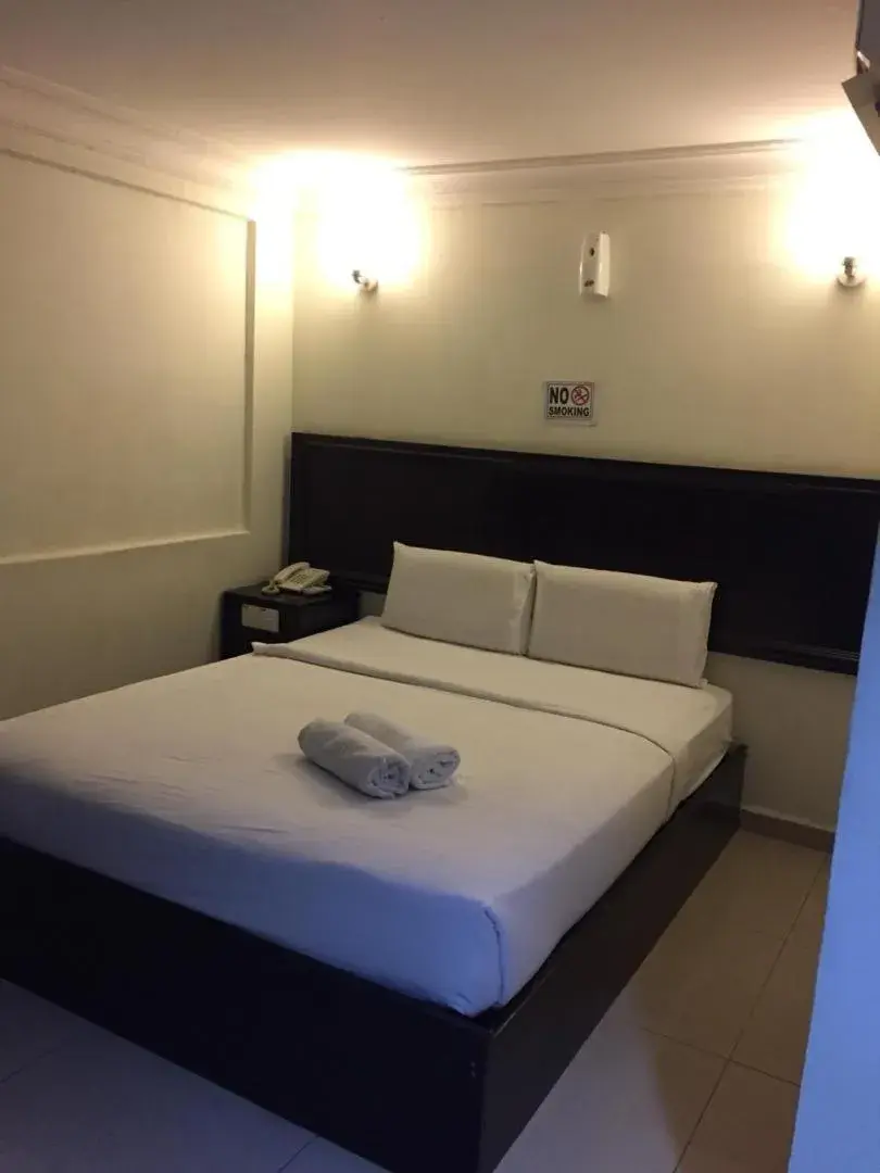 Standard Queen Room in Hotel Bintang Indah Standard Queen Room in Hotel Bintang Indah