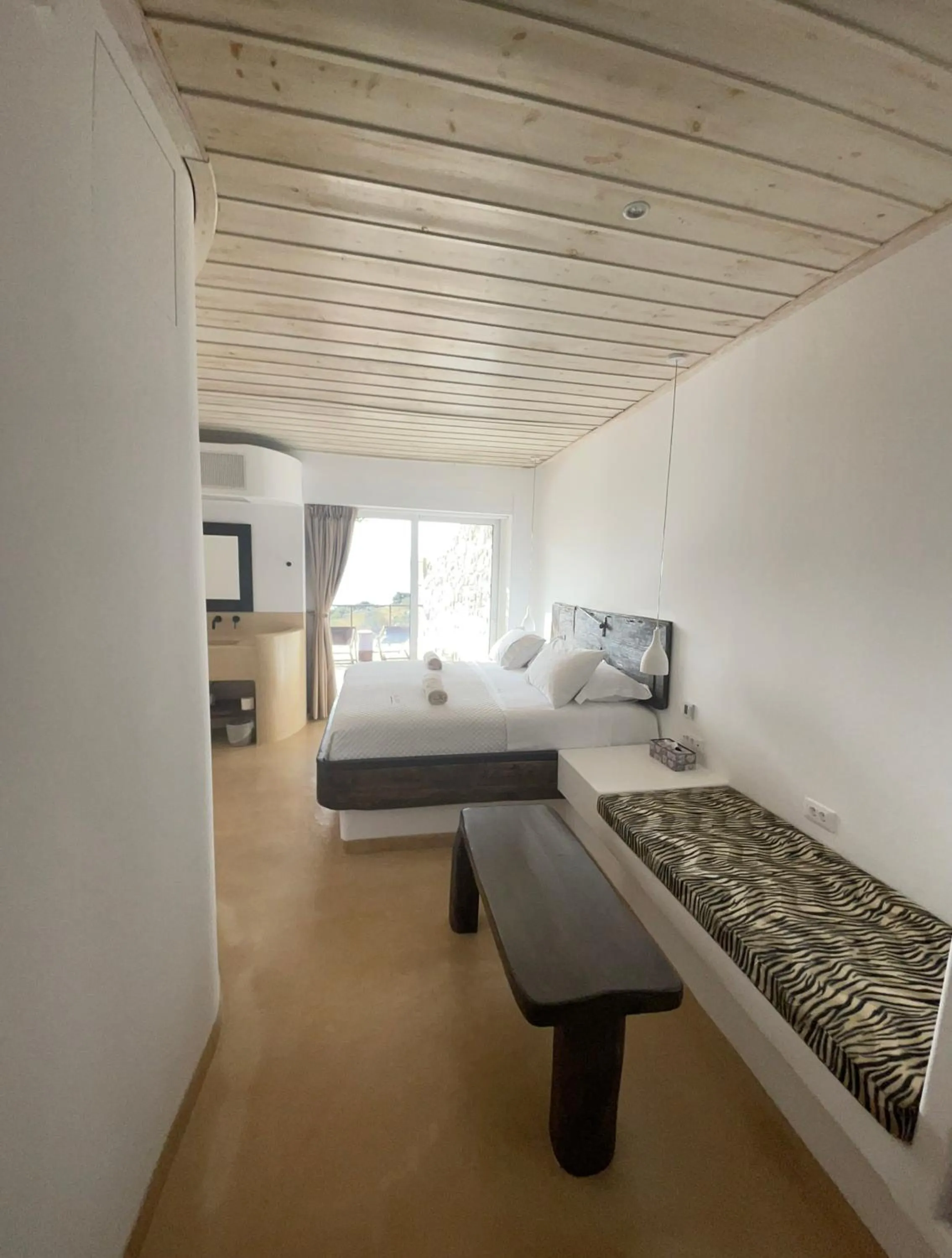 Photo of the whole room in KLIDON Dreamy Living Suites