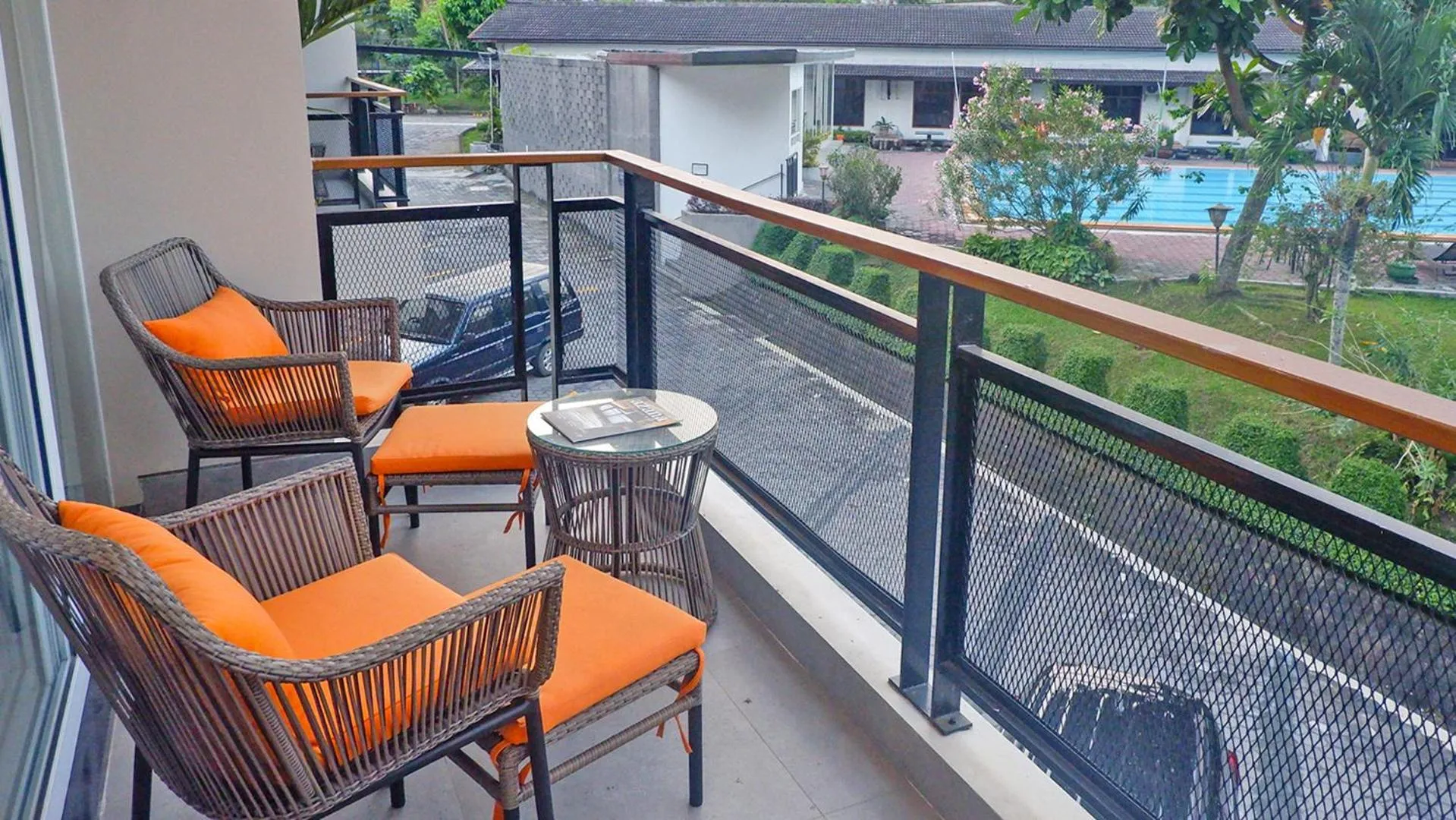 Front One Resort Magelang