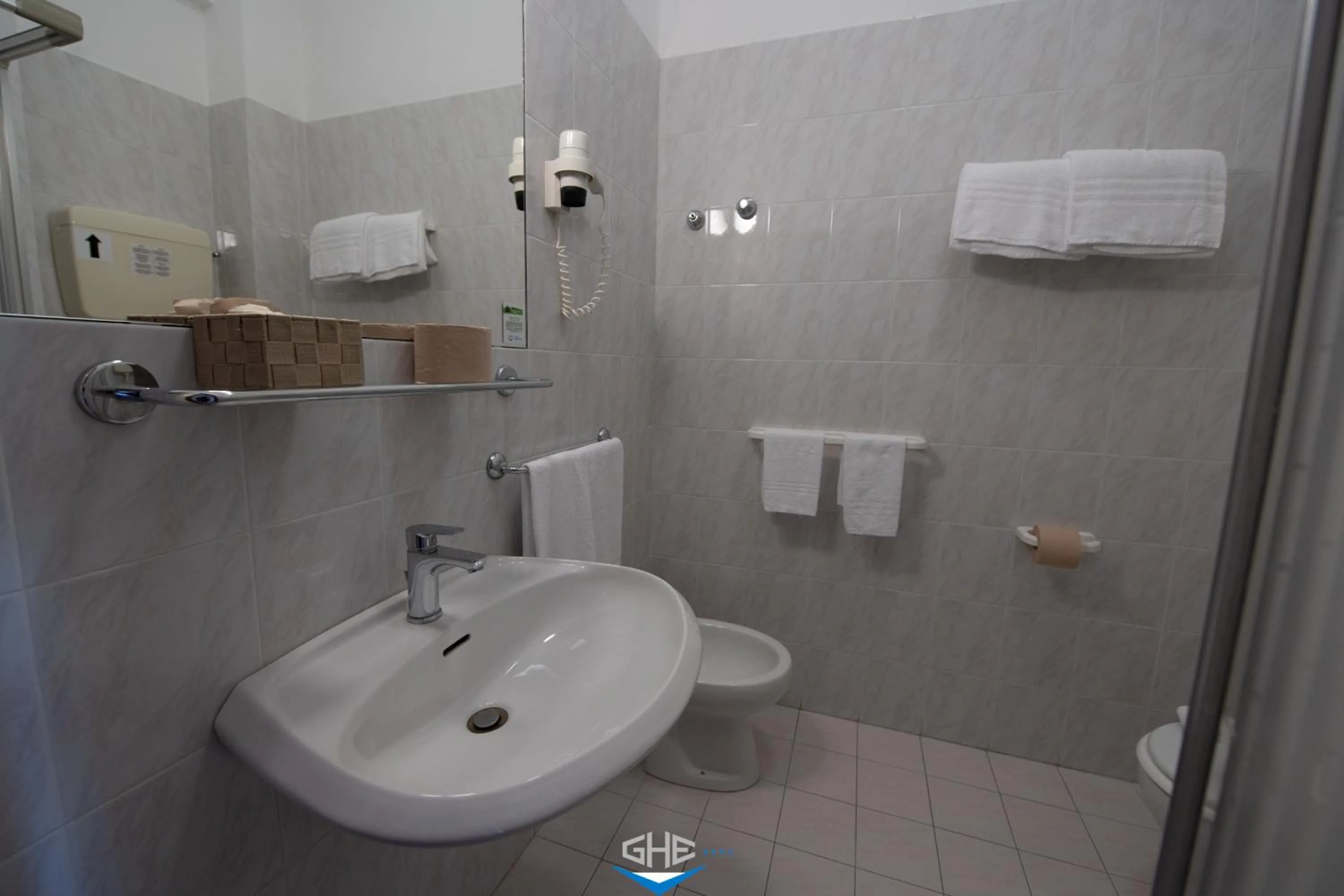 Shower in Grand Hotel Excelsior