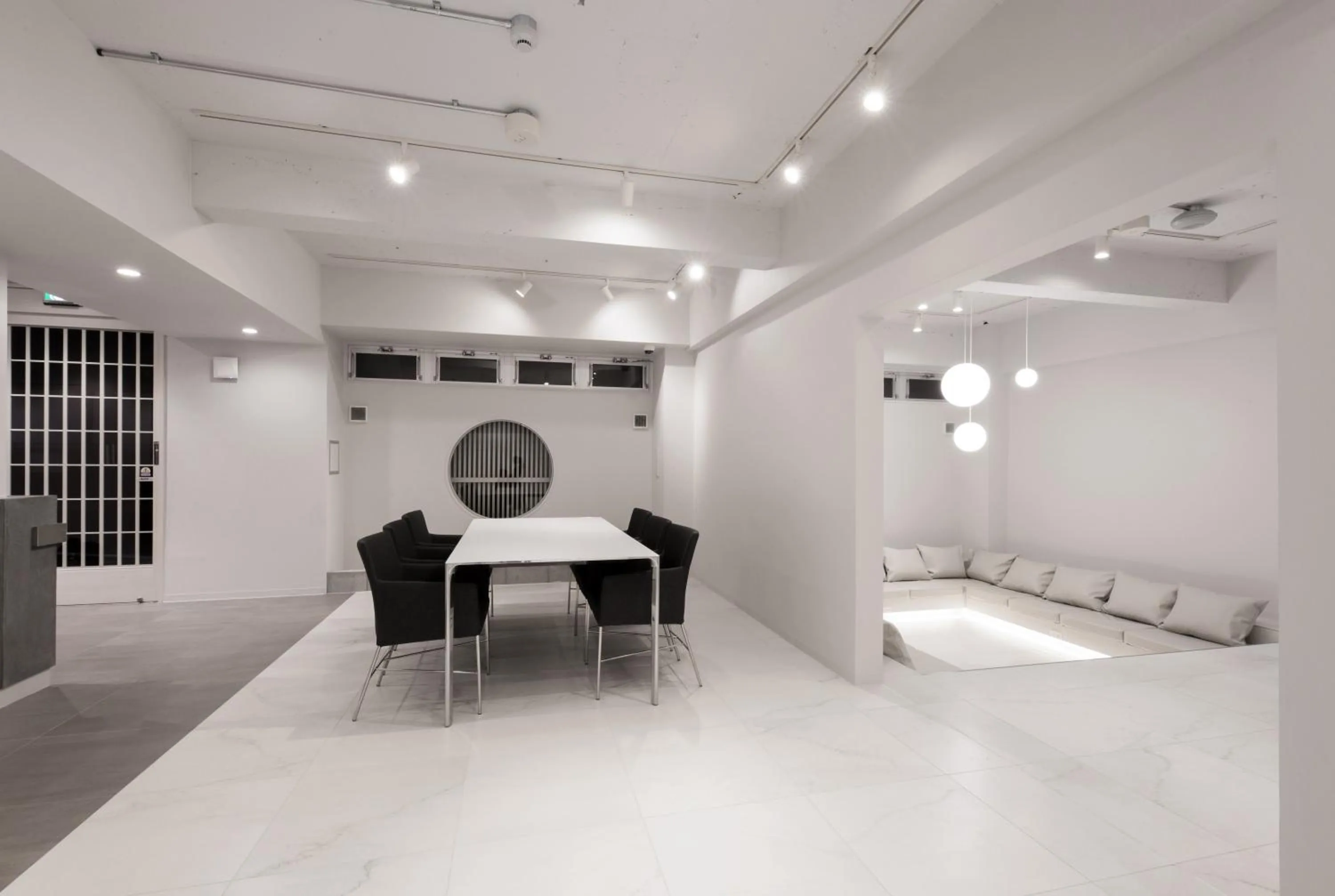 Communal lounge/ TV room in TSUKIMI HOTEL