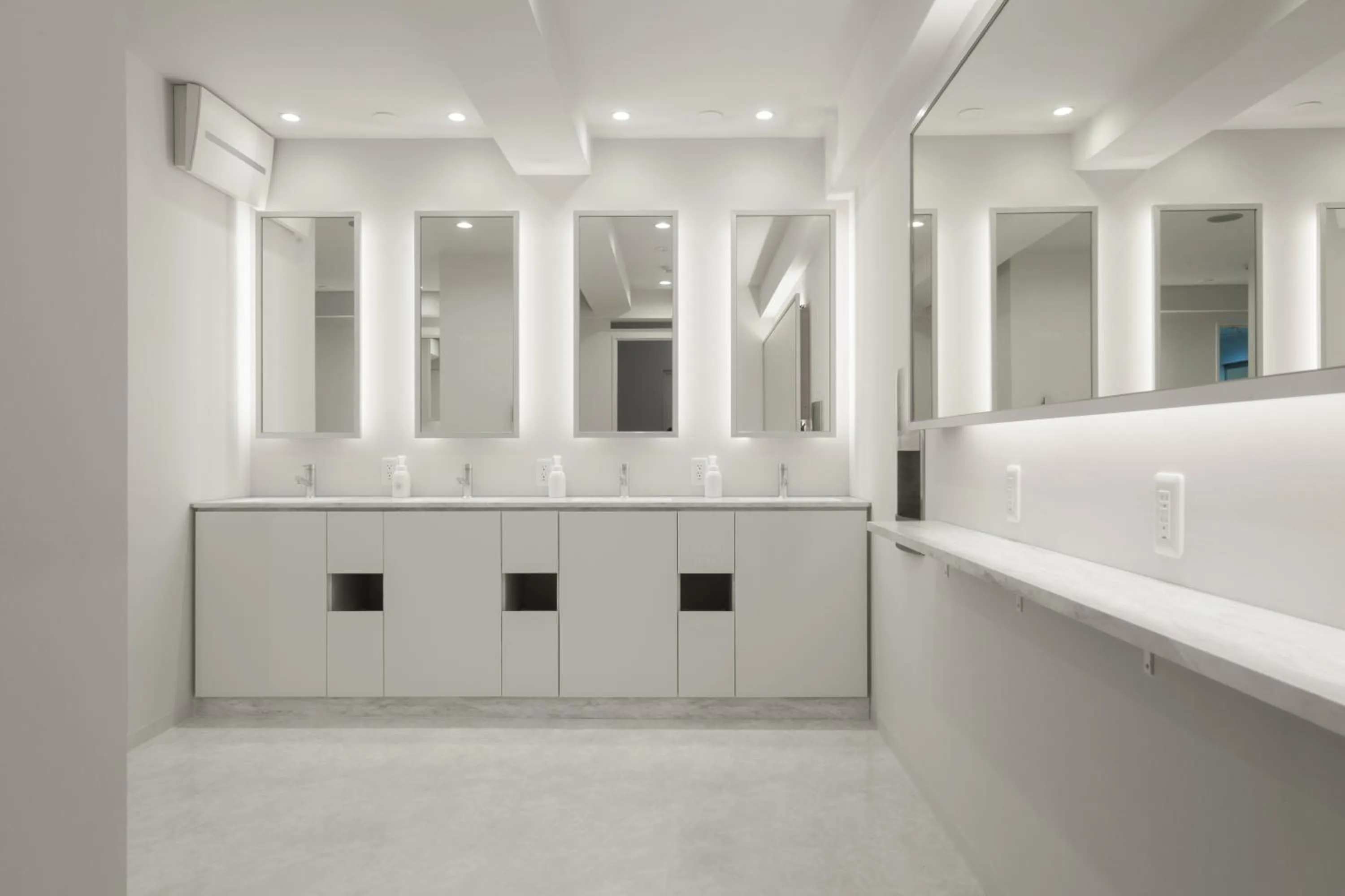 Area and facilities in TSUKIMI HOTEL