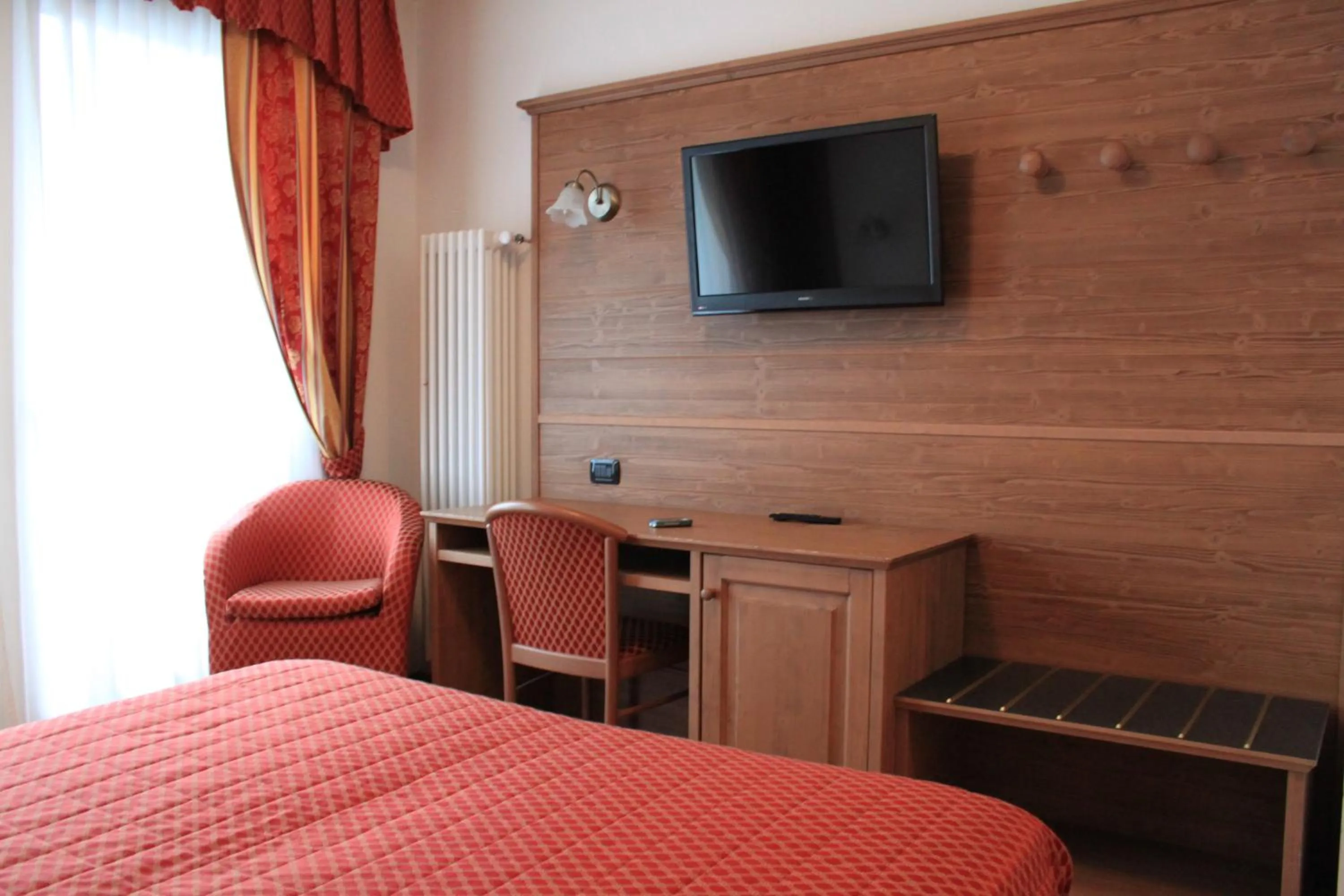 Bedroom, Bed in Hotel Stella Alpina