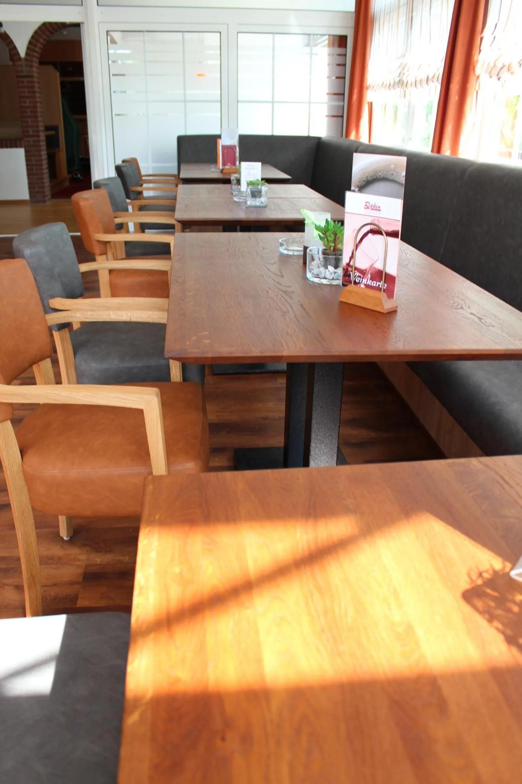 Restaurant/places to eat in Hotel Ripken