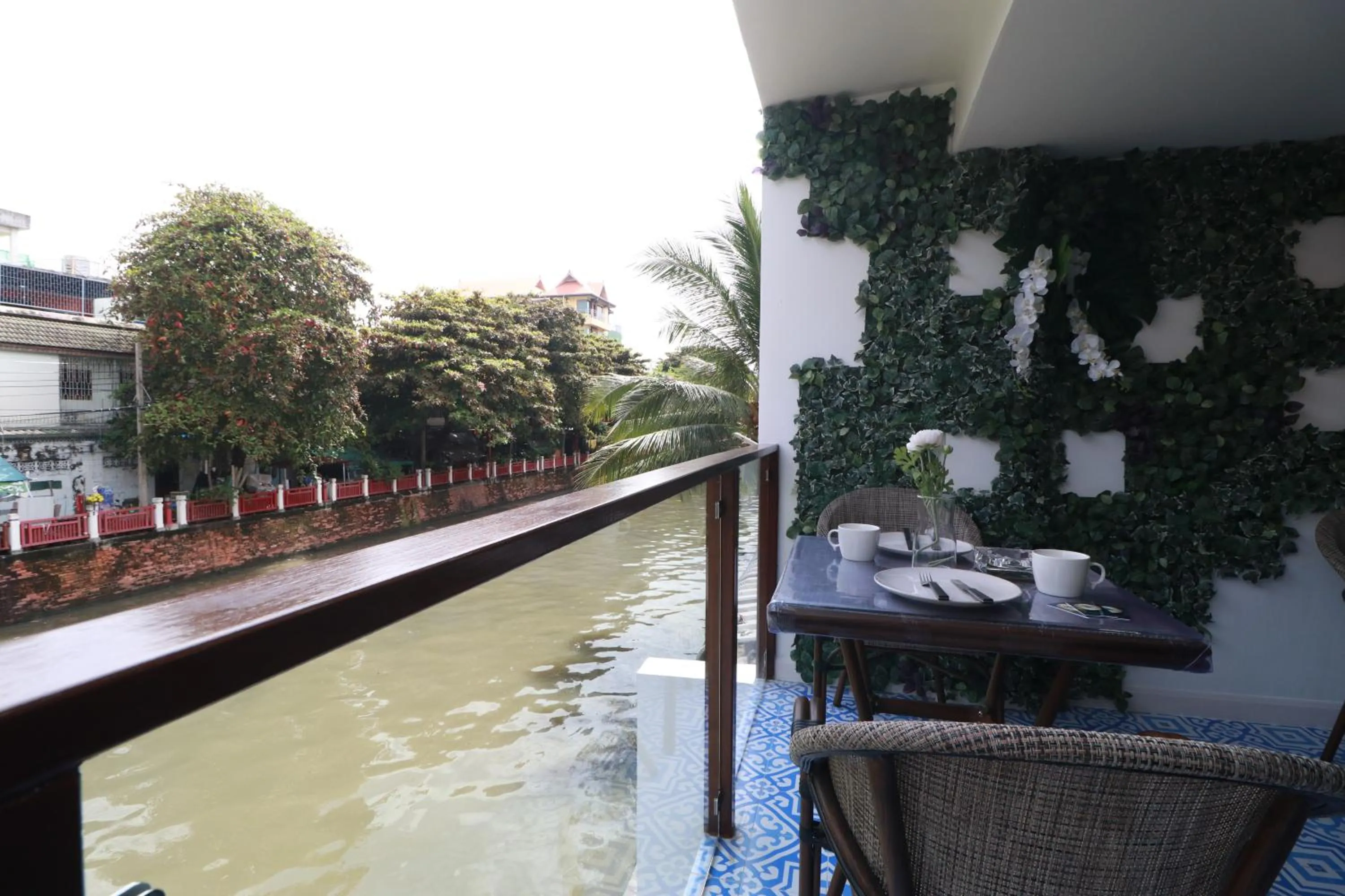 The LOL Elephant Hostel