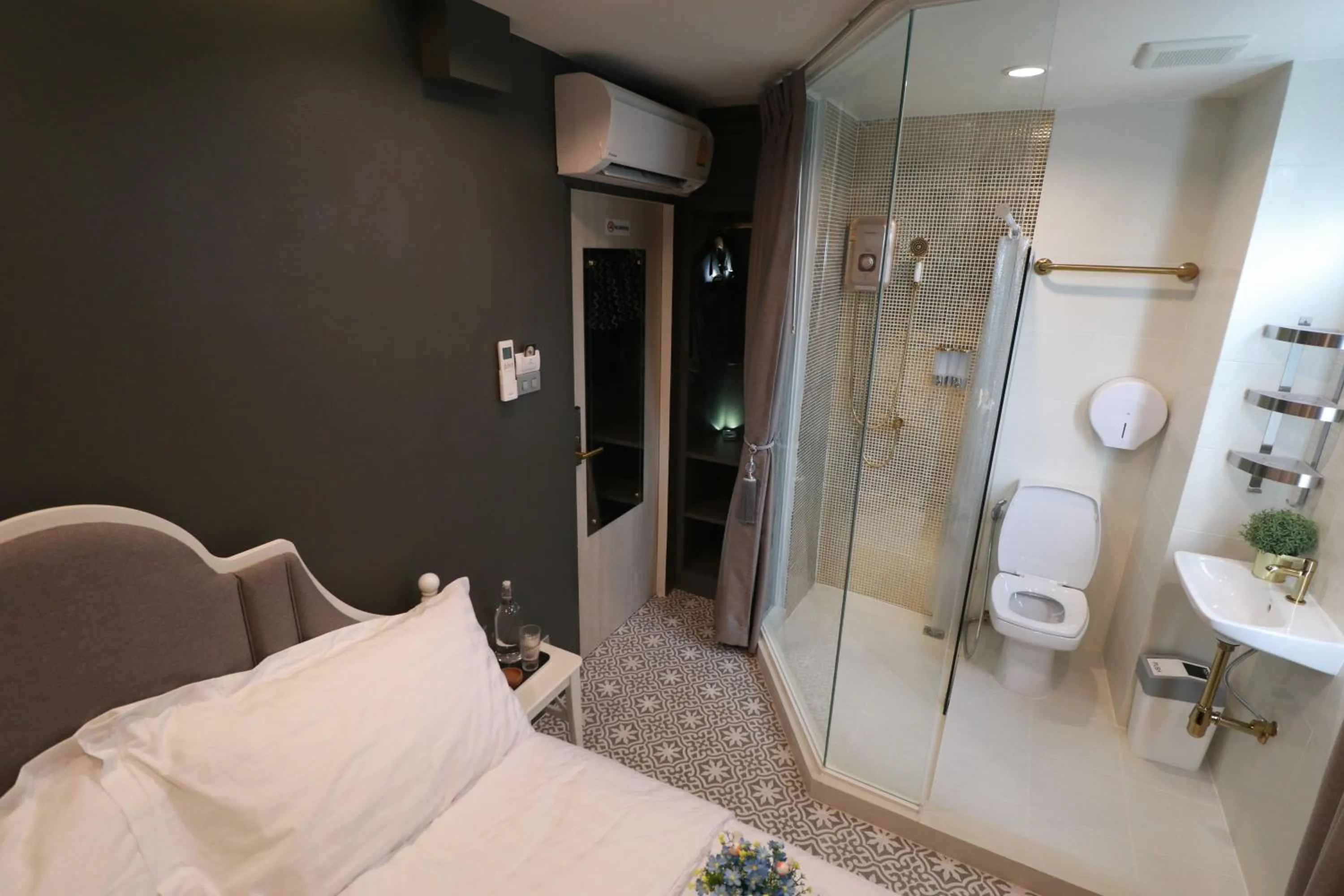 Bed in The LOL Elephant Hostel