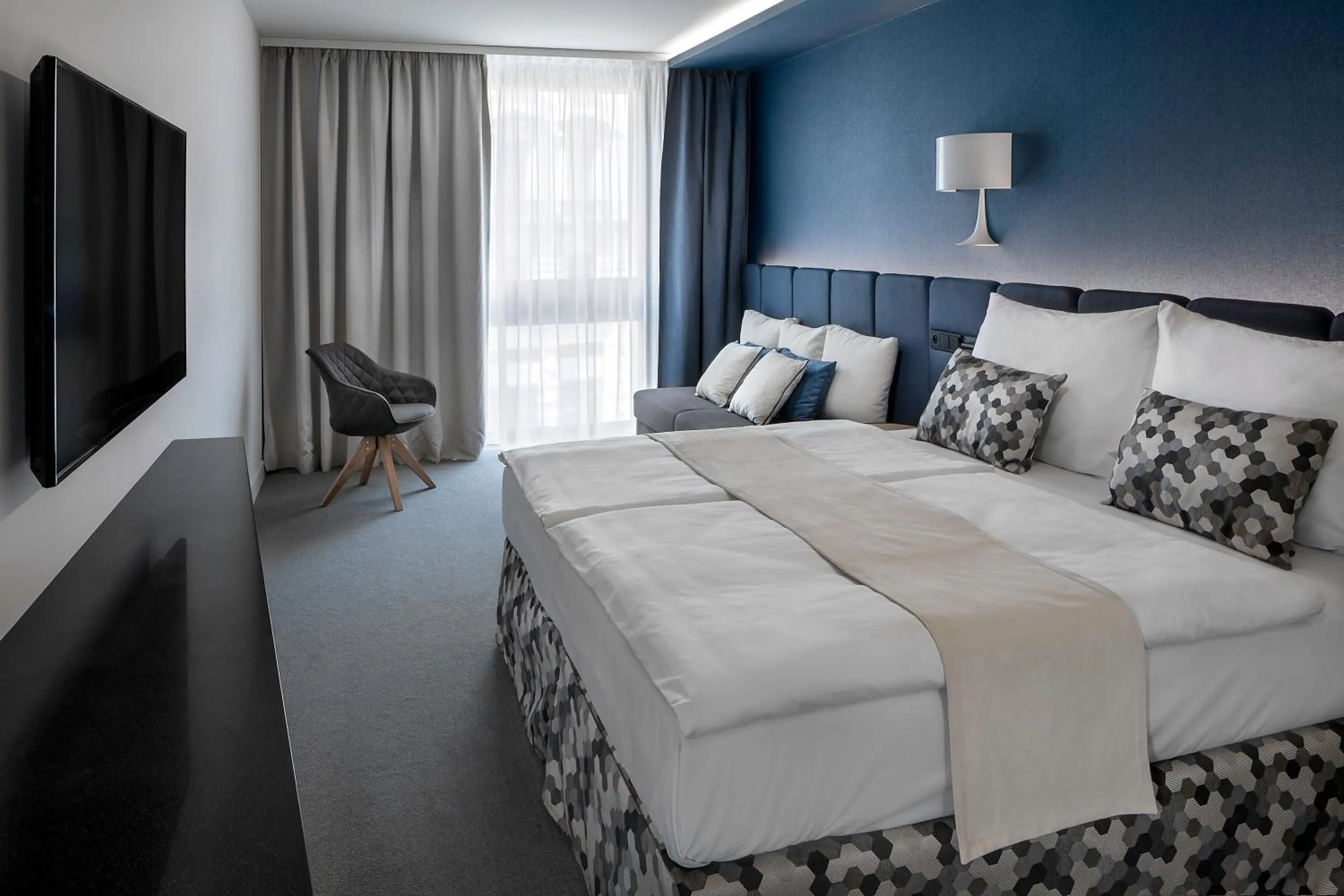 TV and multimedia, Bed in Urban Creme