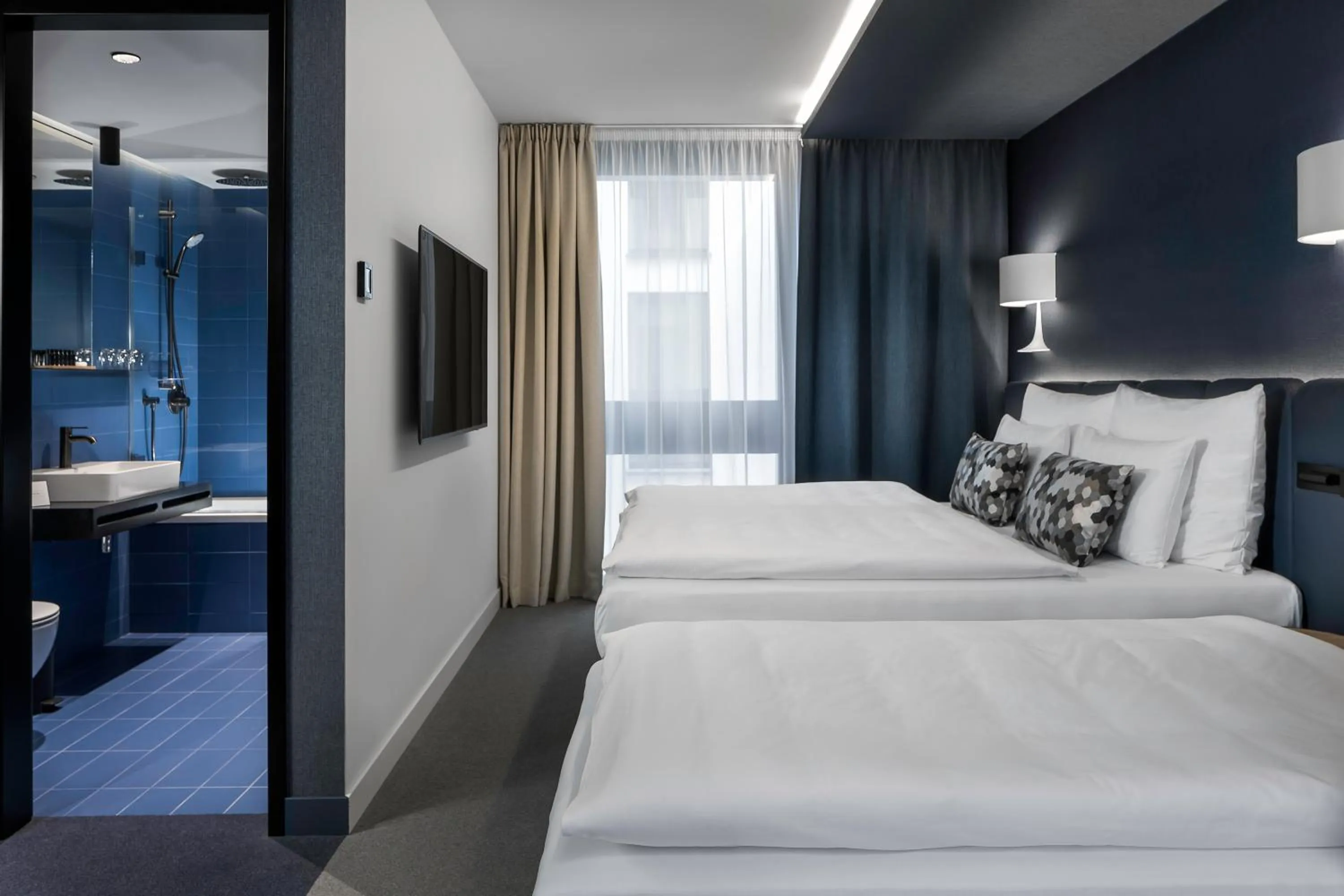 TV and multimedia, Bed in Urban Creme