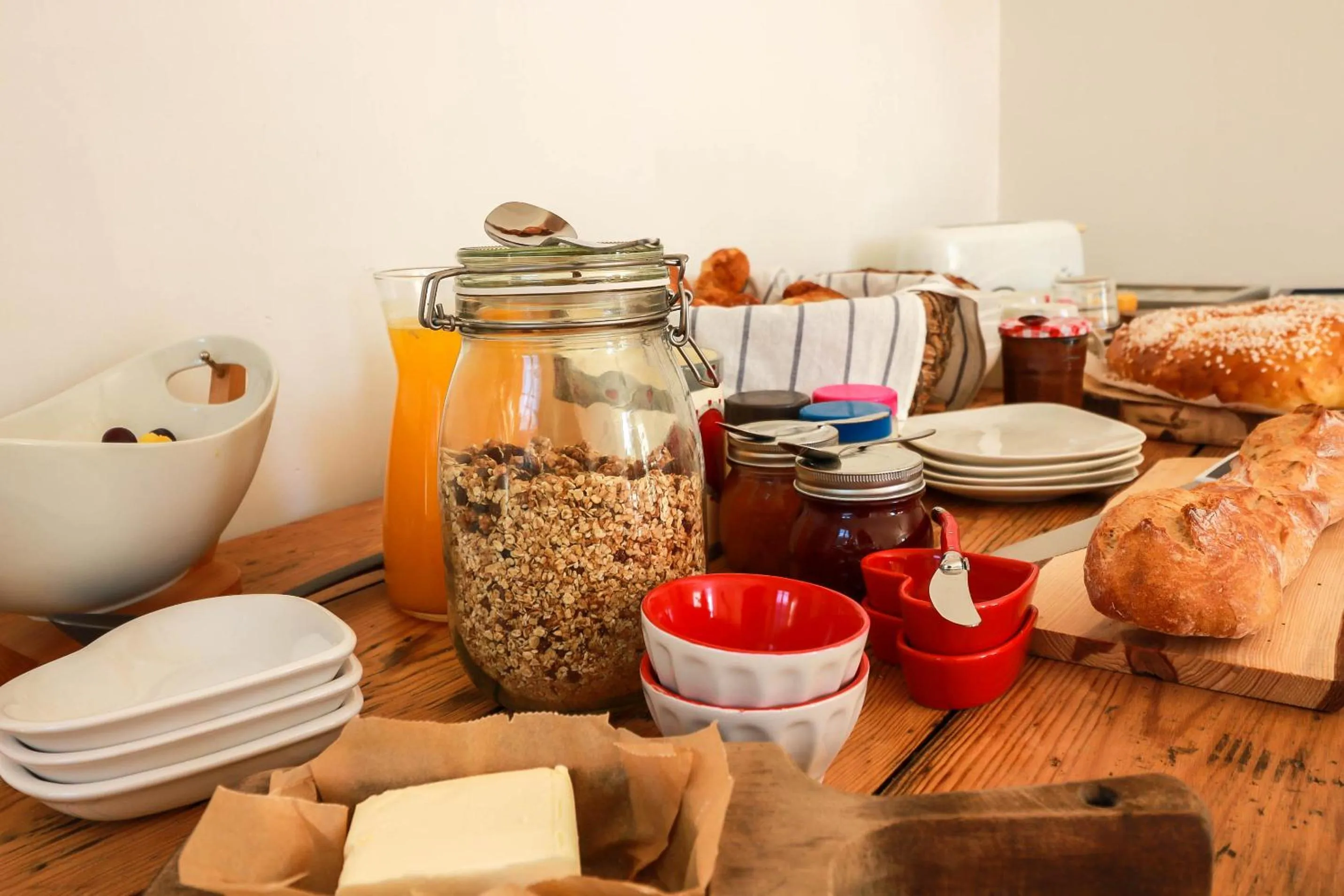 Continental breakfast in Le domaine des 3 marmottes Chambres d' hôtes