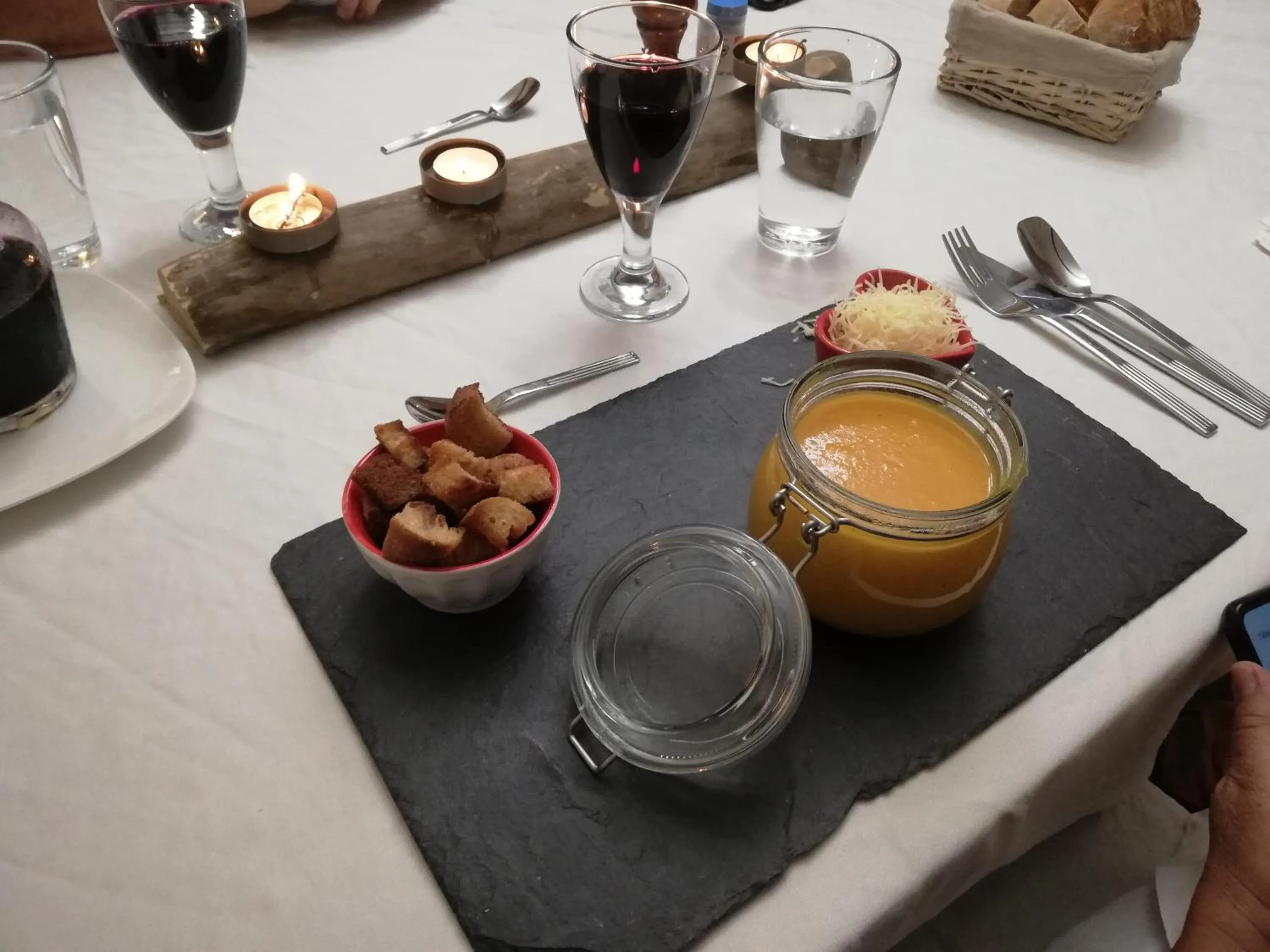 Dinner in Le domaine des 3 marmottes Chambres d' hôtes