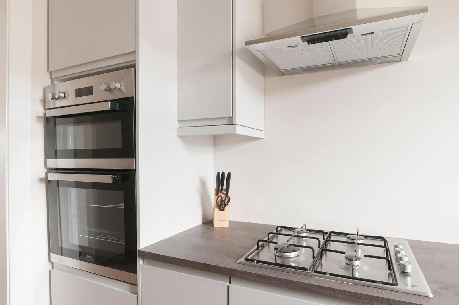 Kitchen or kitchenette in Dalkeith Three Bed Two Bath Apartment