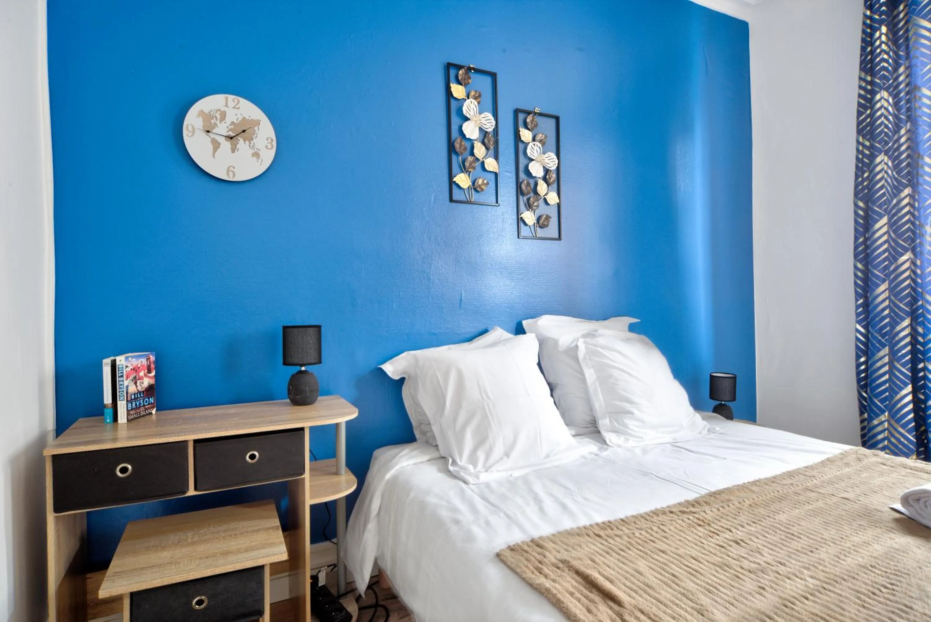 Bedroom, Bed in City Rosa