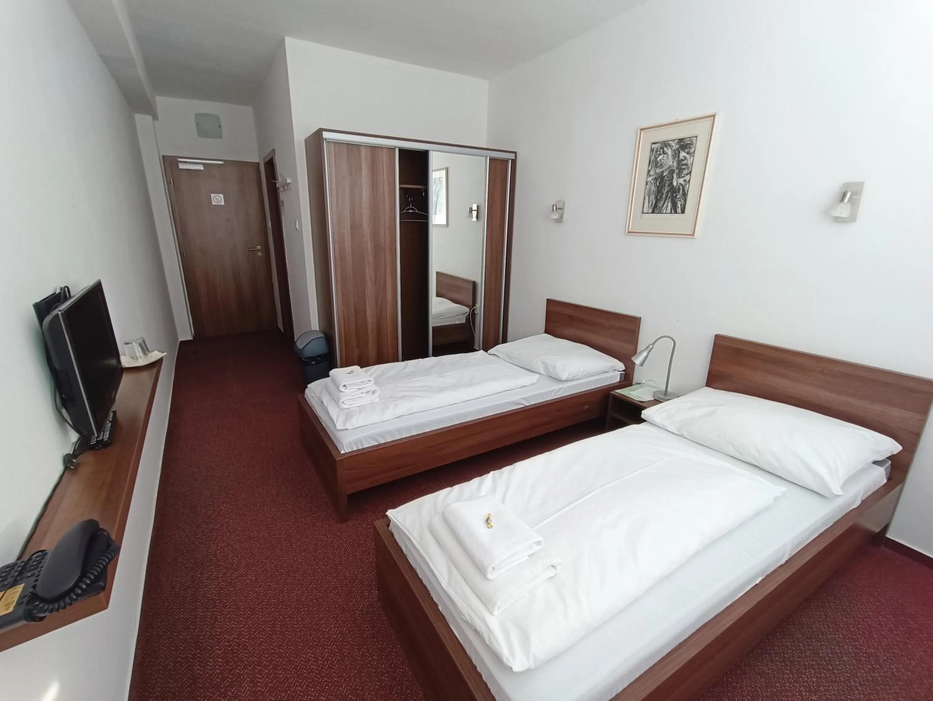 Bedroom, Bed in Hotel Klar