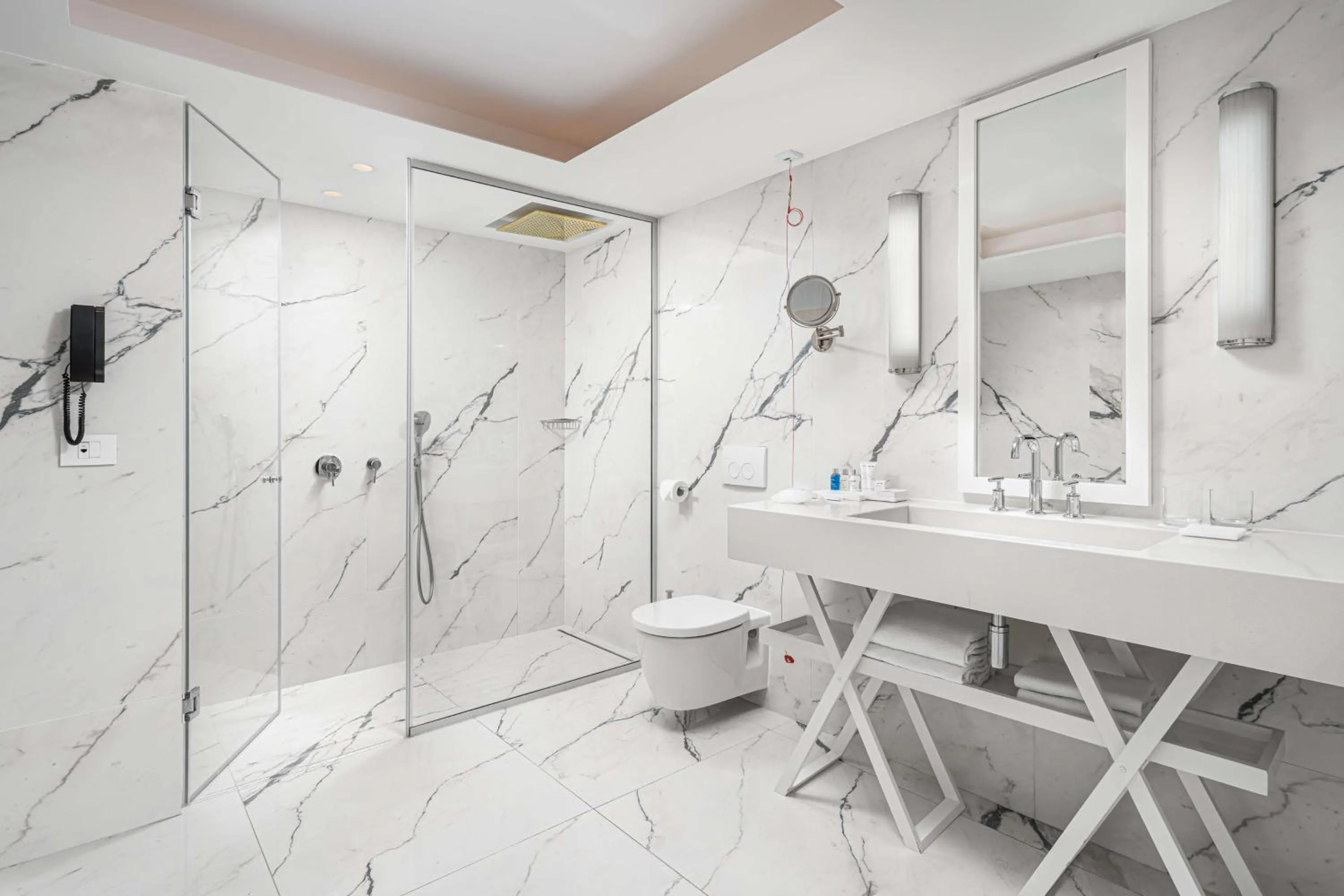 Bathroom in Radisson Blu Hotel Bucharest