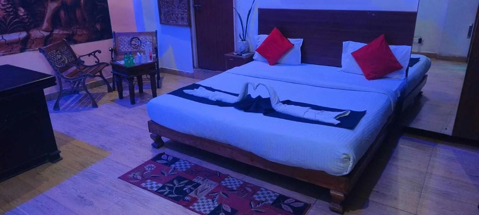 Bedroom, Bed in Super Collection-O Sara Grand Near Ram Manohar Lohia hospital