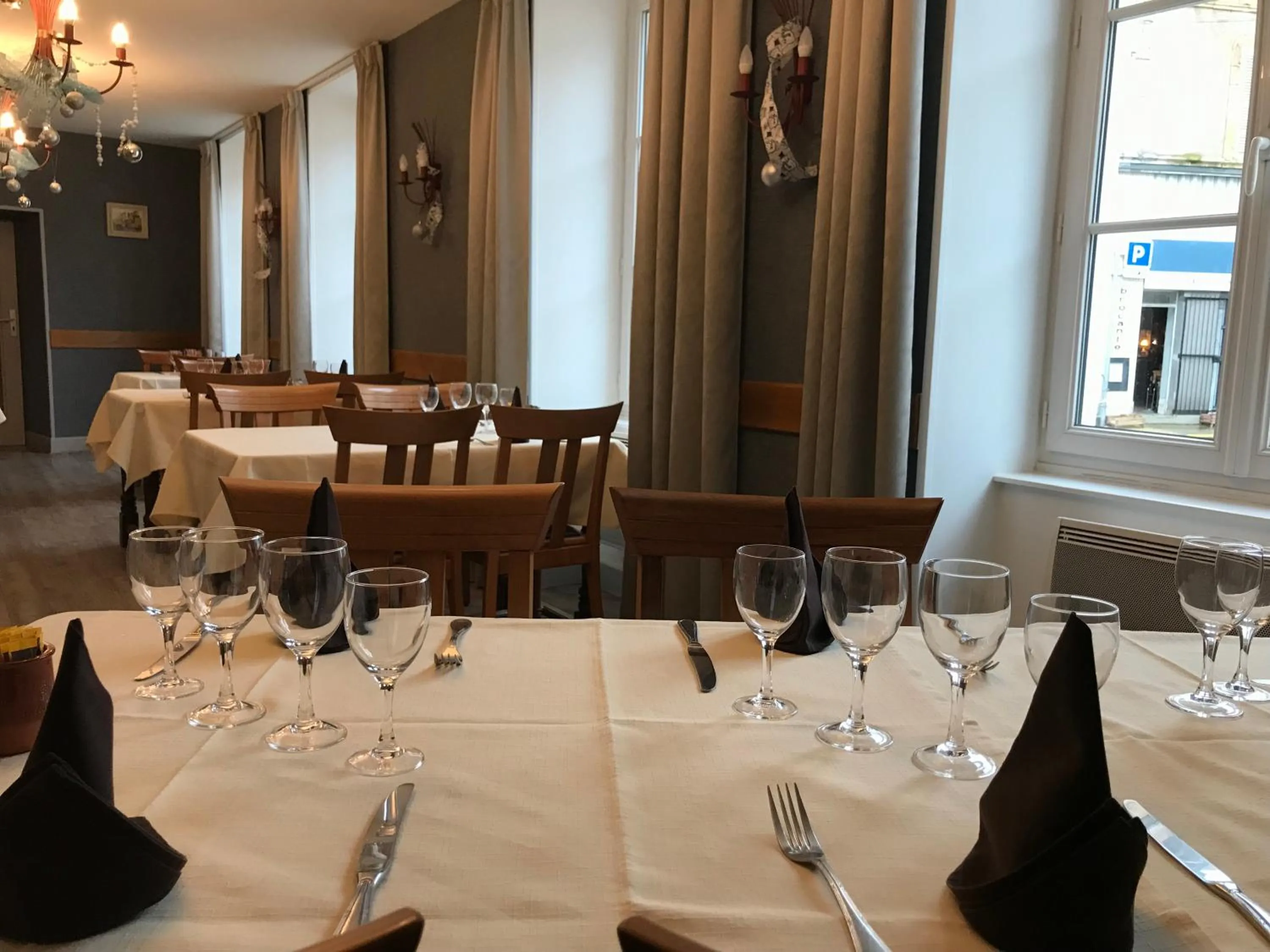 Restaurant/places to eat in Logis hotel Saint-Joseph
