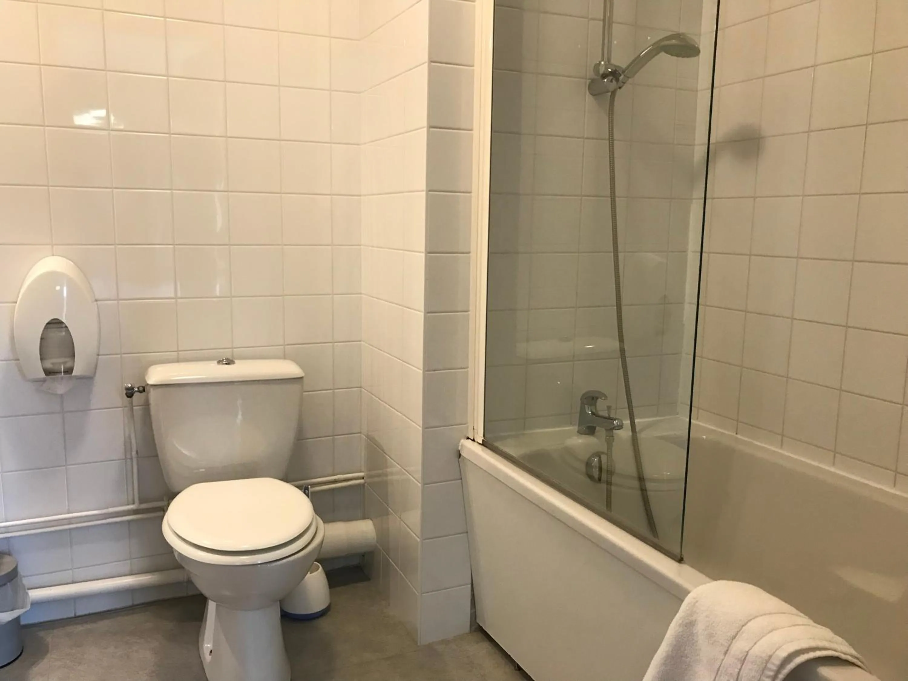 Bathroom in Logis hotel Saint-Joseph