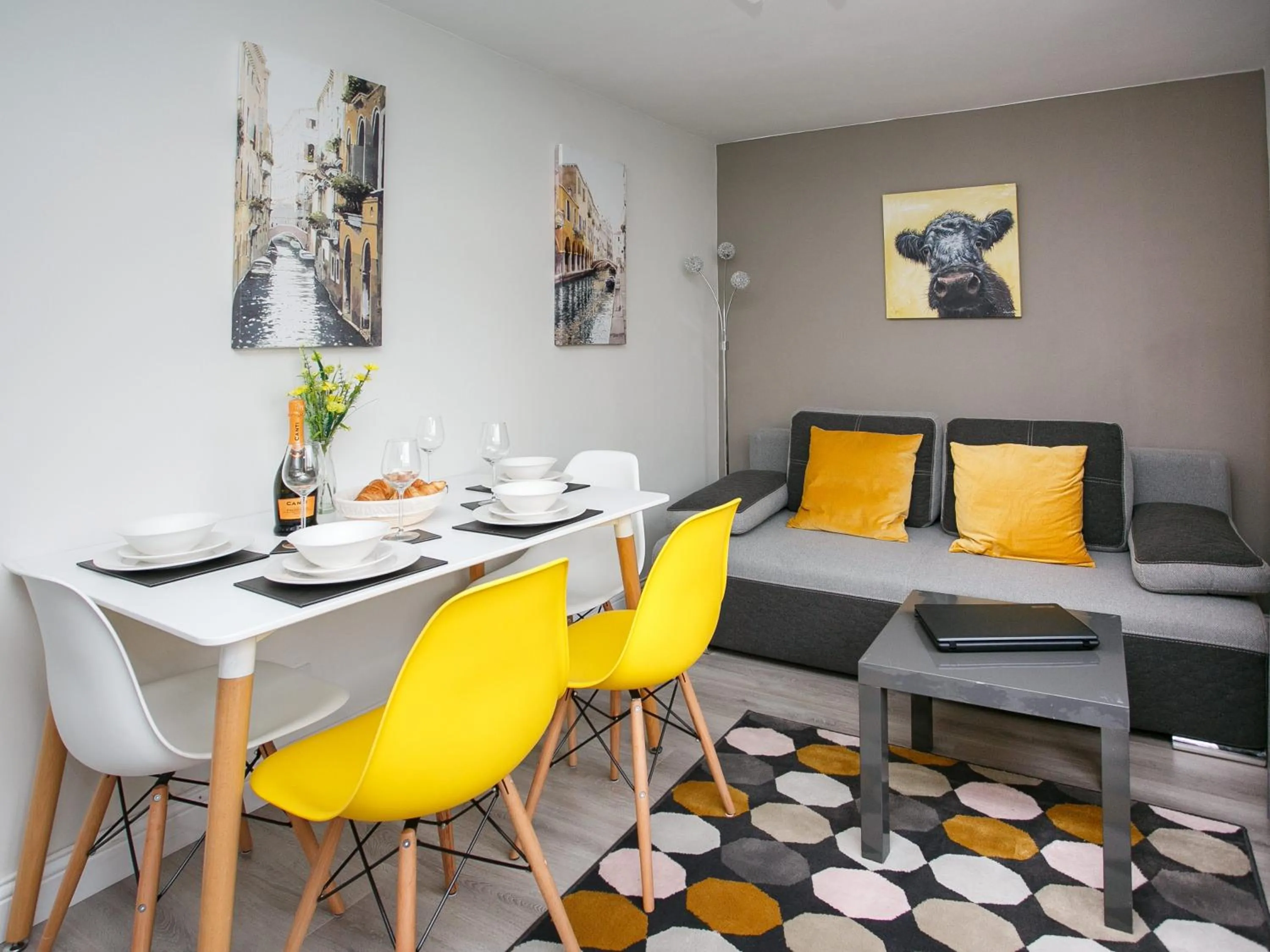 Dining area in The Wee Snug