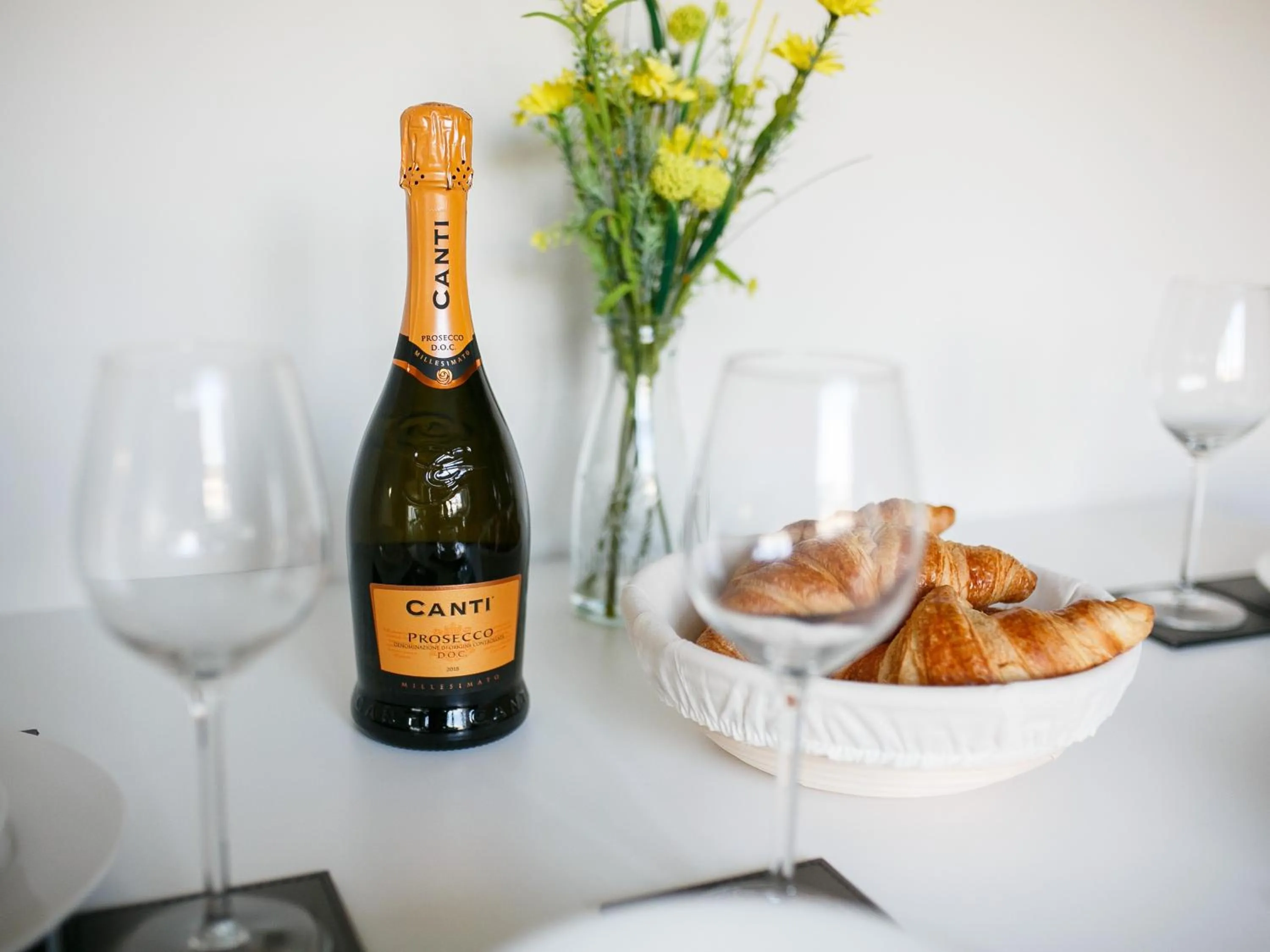 Dining area in The Wee Snug