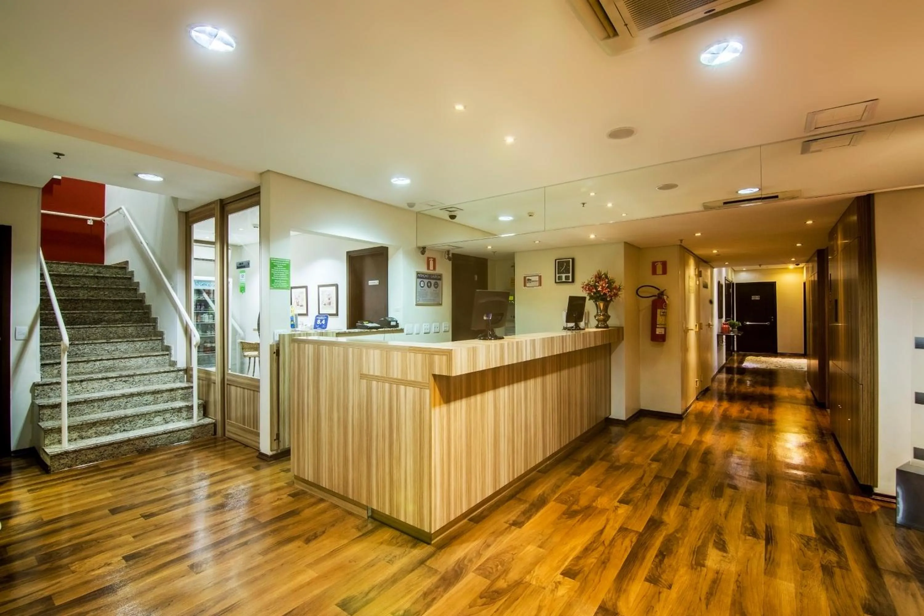 Lobby or reception in JR Hotel Ribeirão Preto