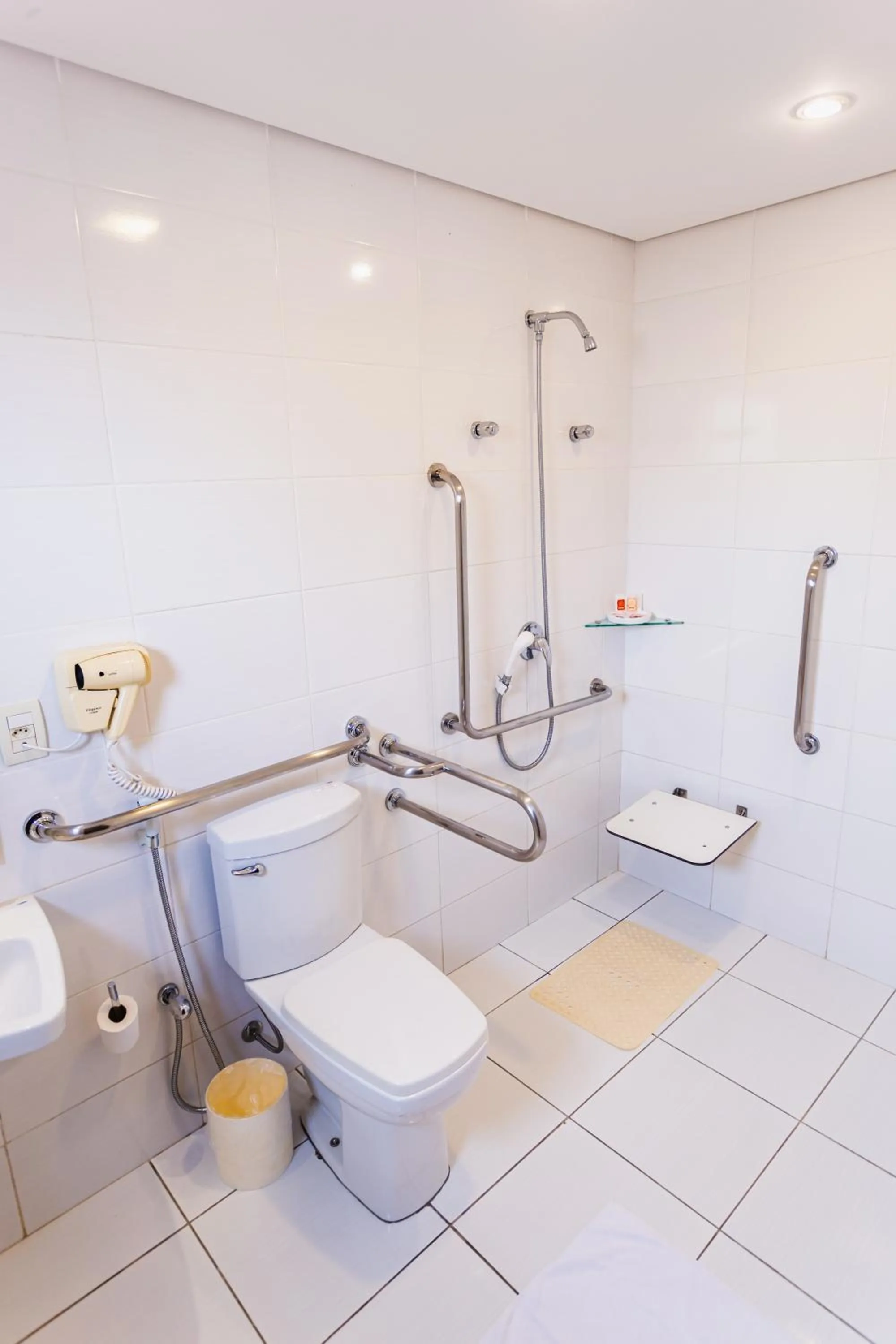 Bathroom in JR Hotel Ribeirão Preto