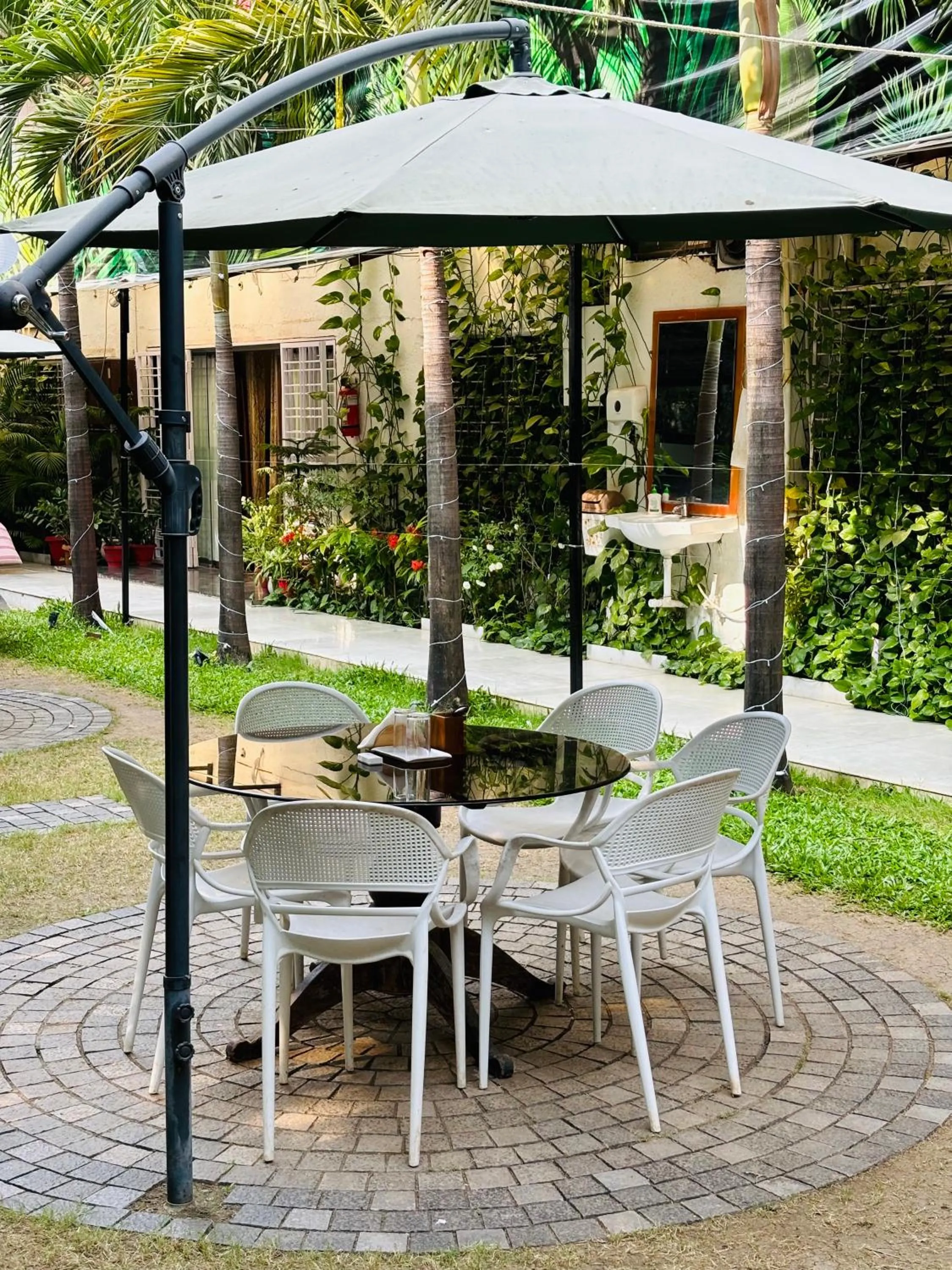 Garden in Royal Palms Luxury Service Apartment