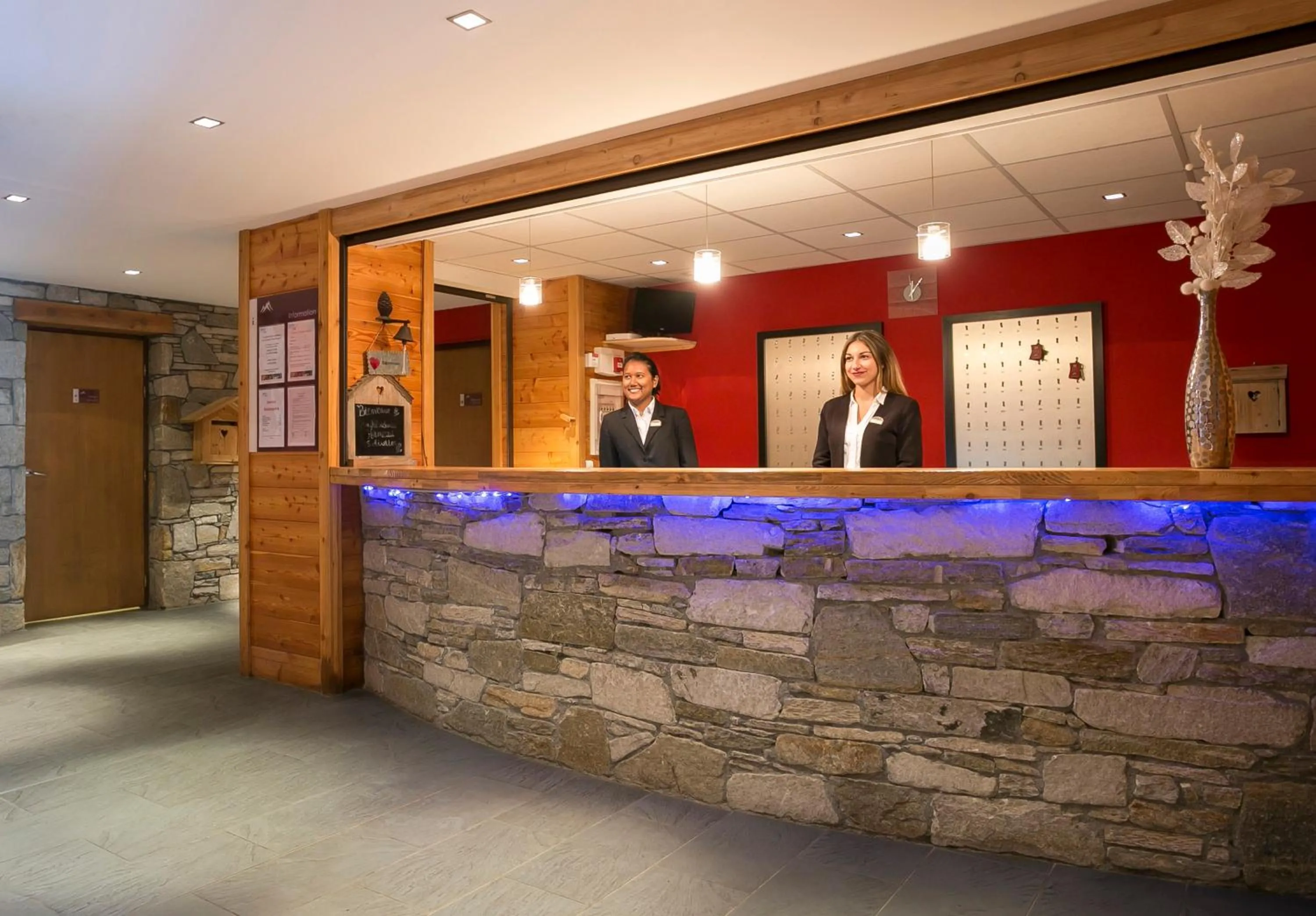 Lobby or reception in Résidence Club MMV Le Hameau des Airelles