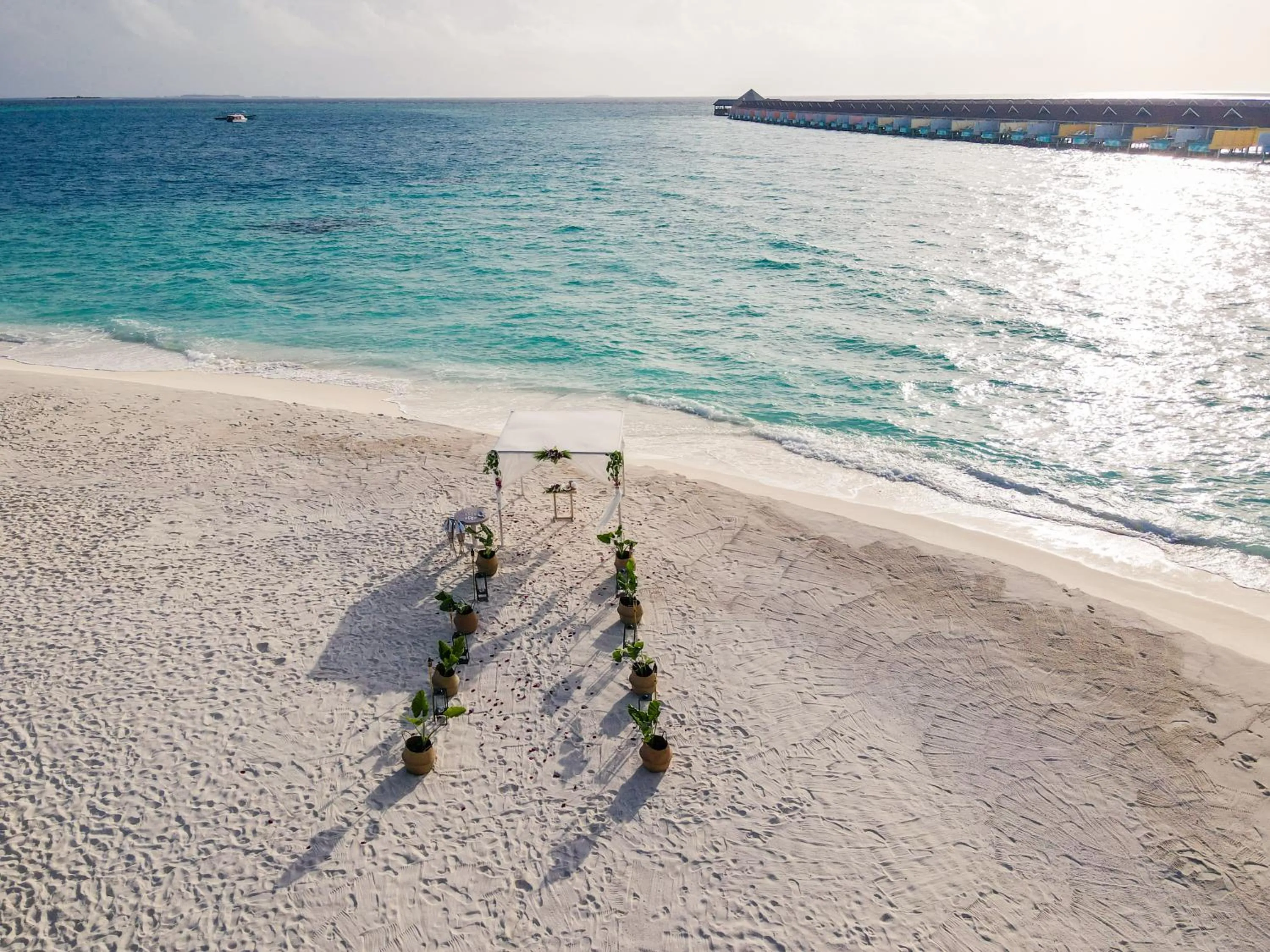 Beach in The Standard, Huruvalhi Maldives