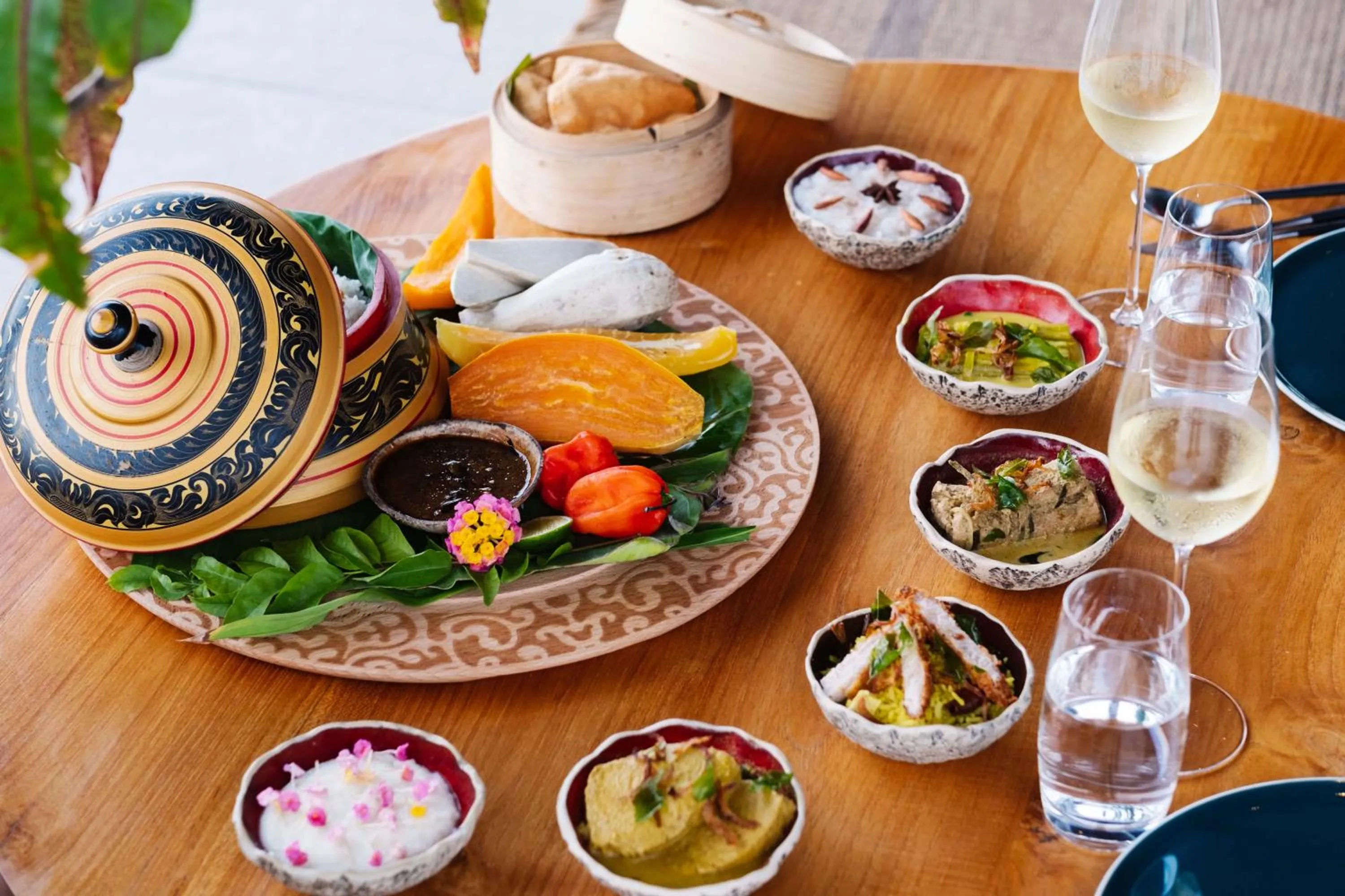 Restaurant/places to eat in The Standard, Huruvalhi Maldives