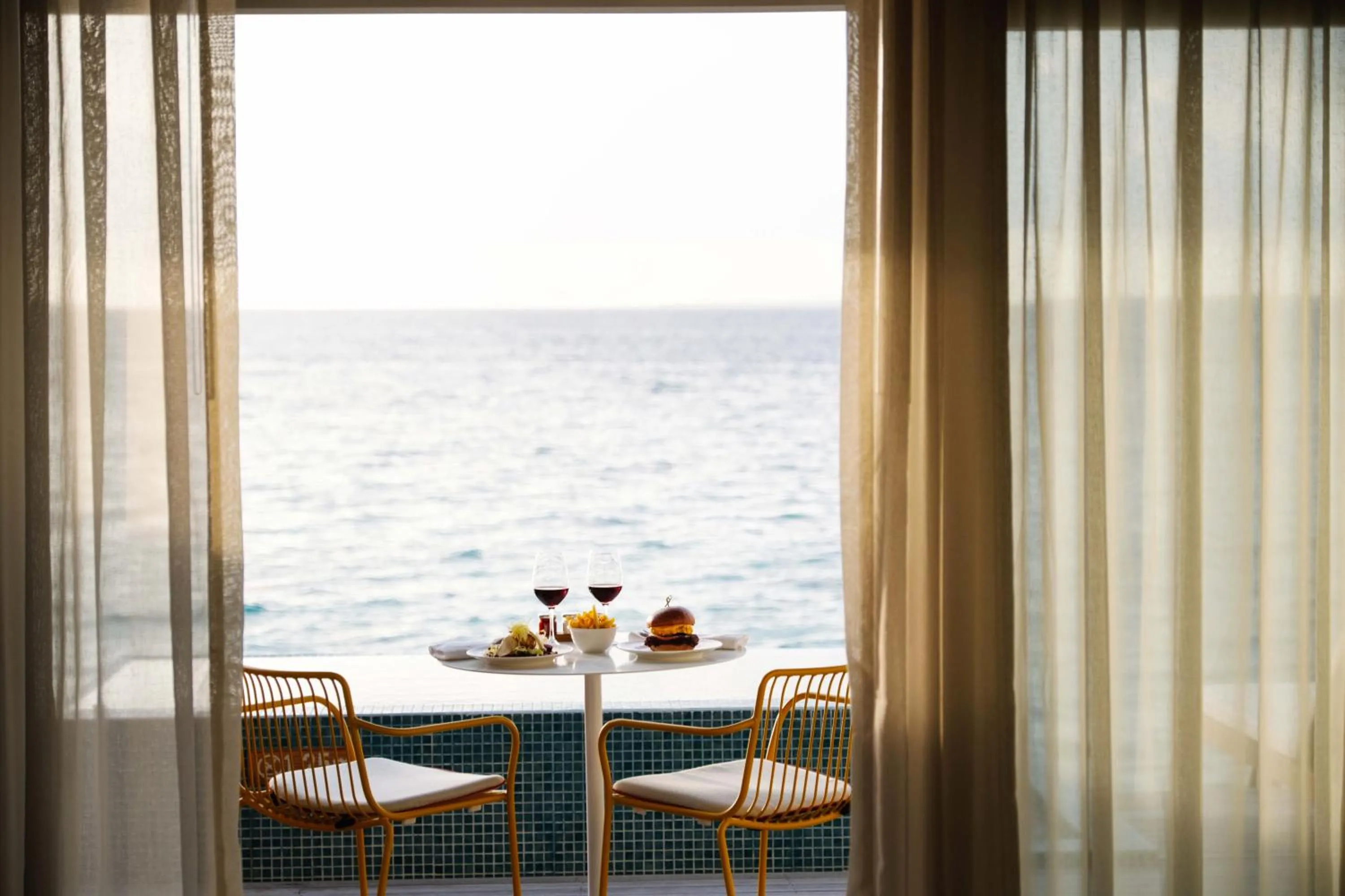 Food and drinks in The Standard, Huruvalhi Maldives