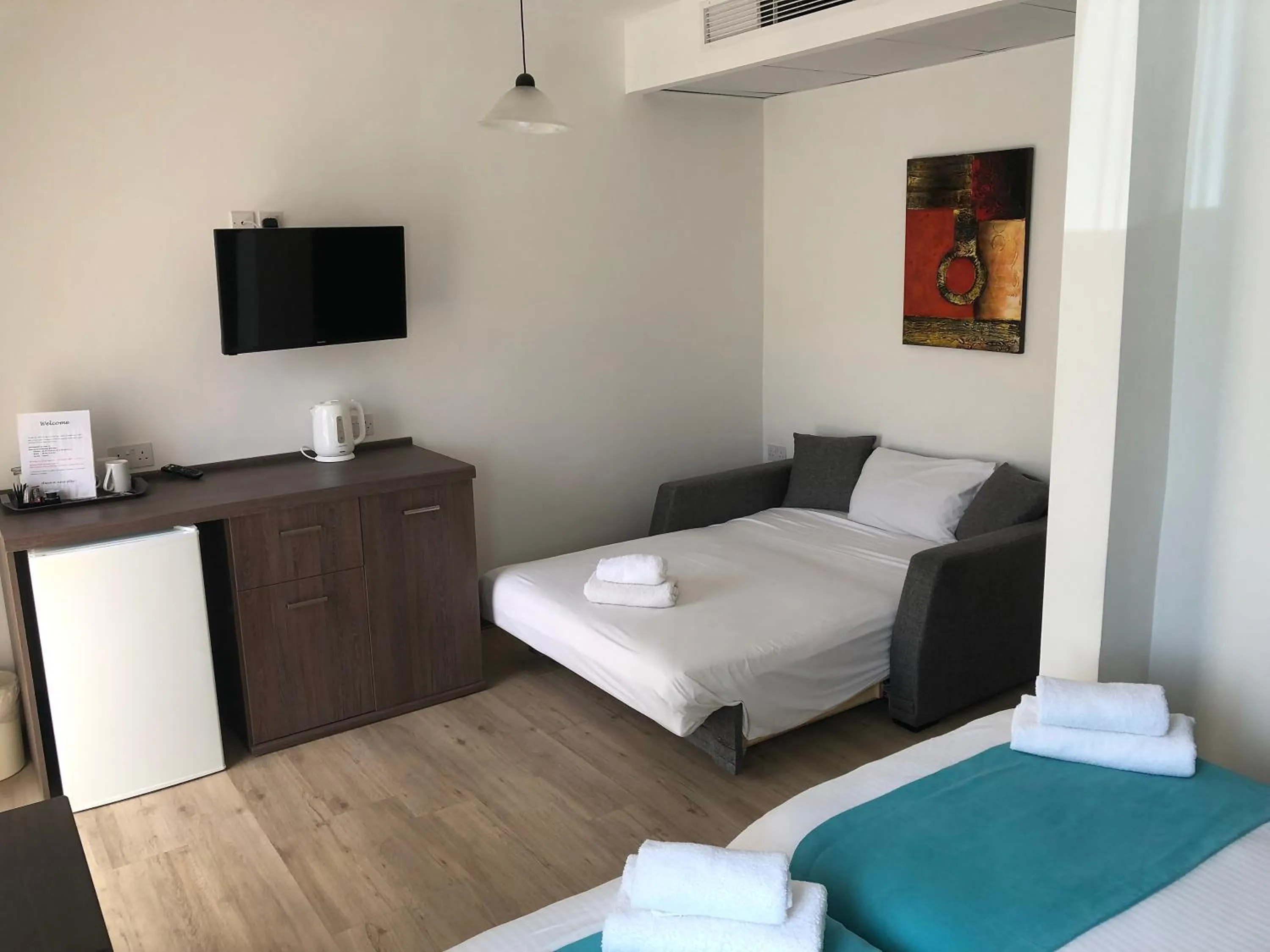 Coffee/tea facilities, Bed in Sunseeker Holiday Complex