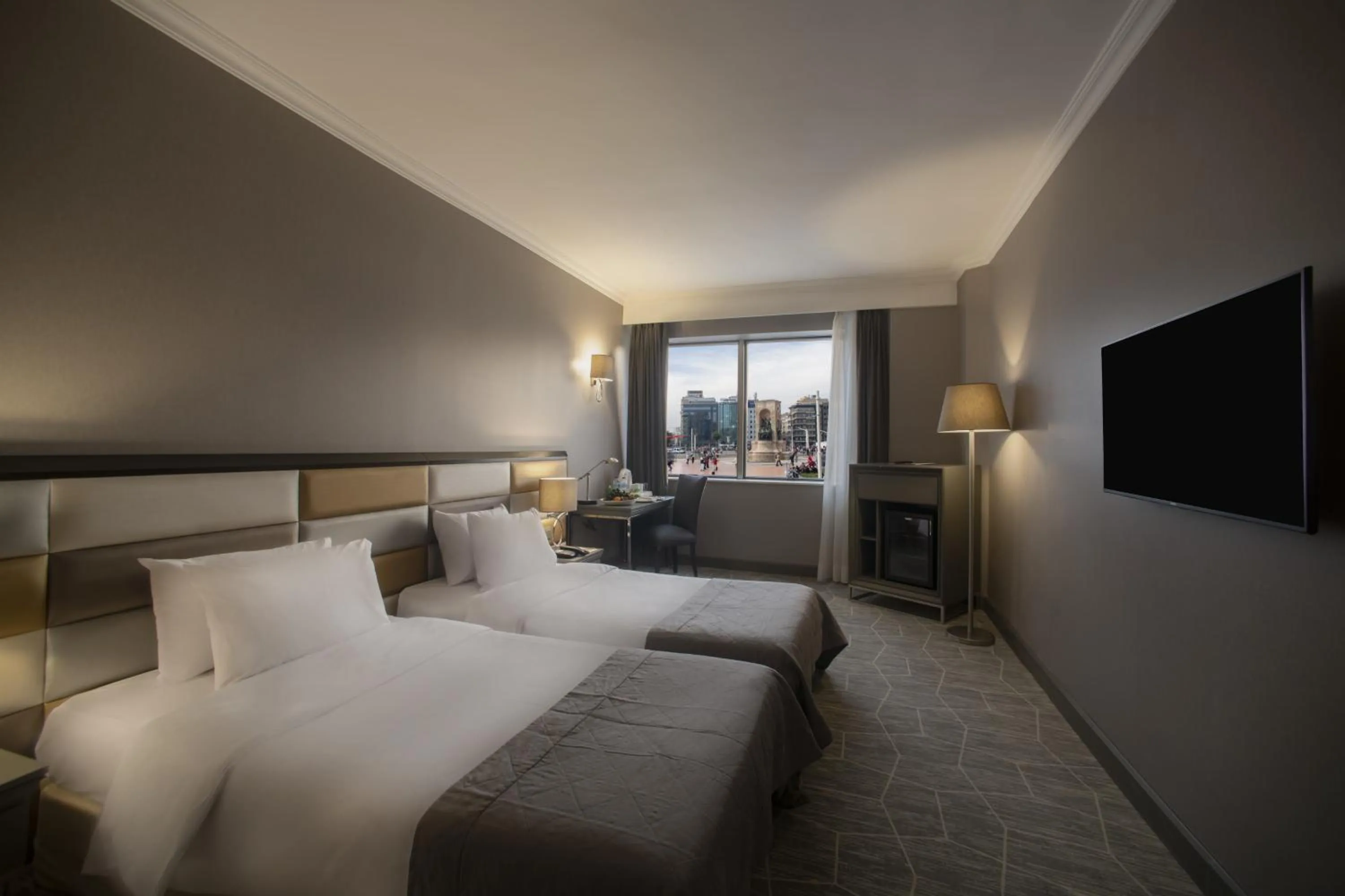 Bedroom, Bed in Taksim Square Hotel