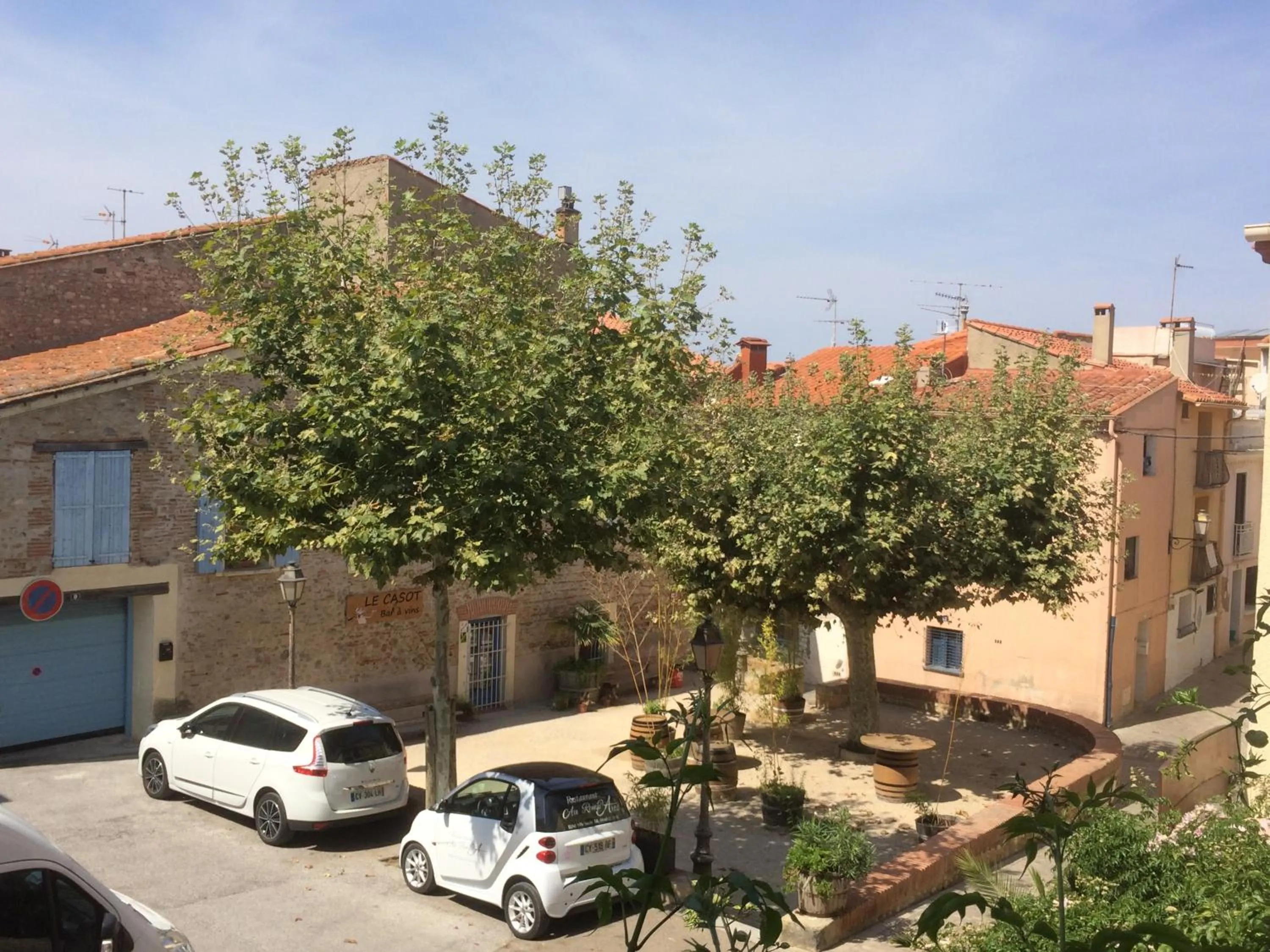 Street view in Au Remp'Arts