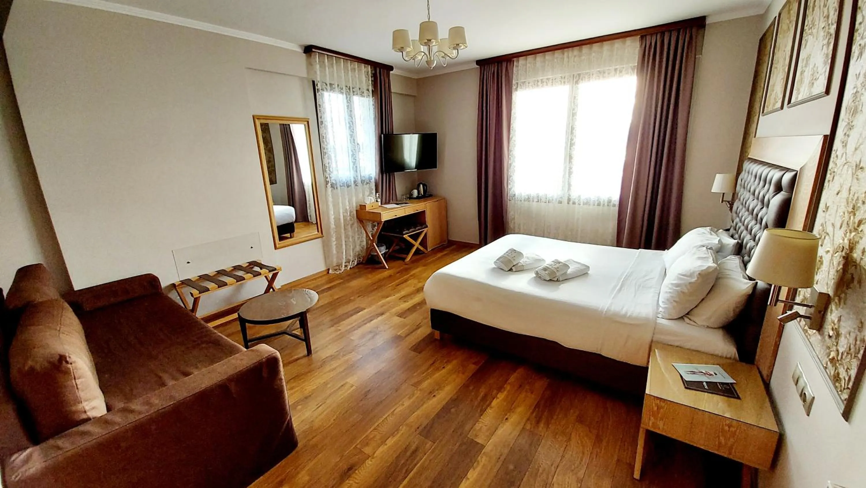 Bedroom, Bed in La Suite Boutique Hotel & Spa