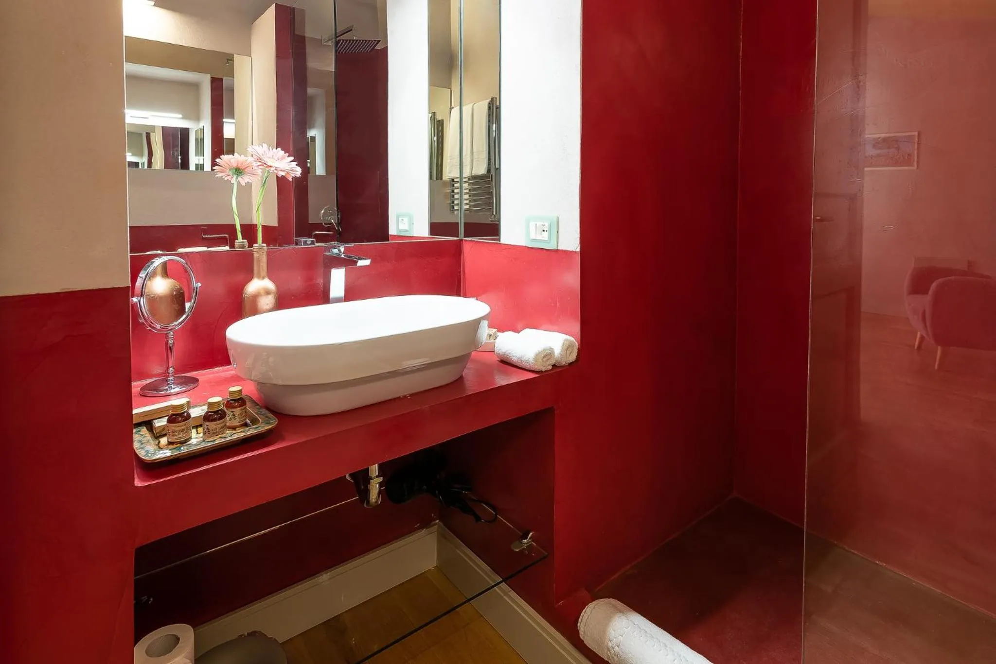 Shower in Cantine De Gregorio Suites